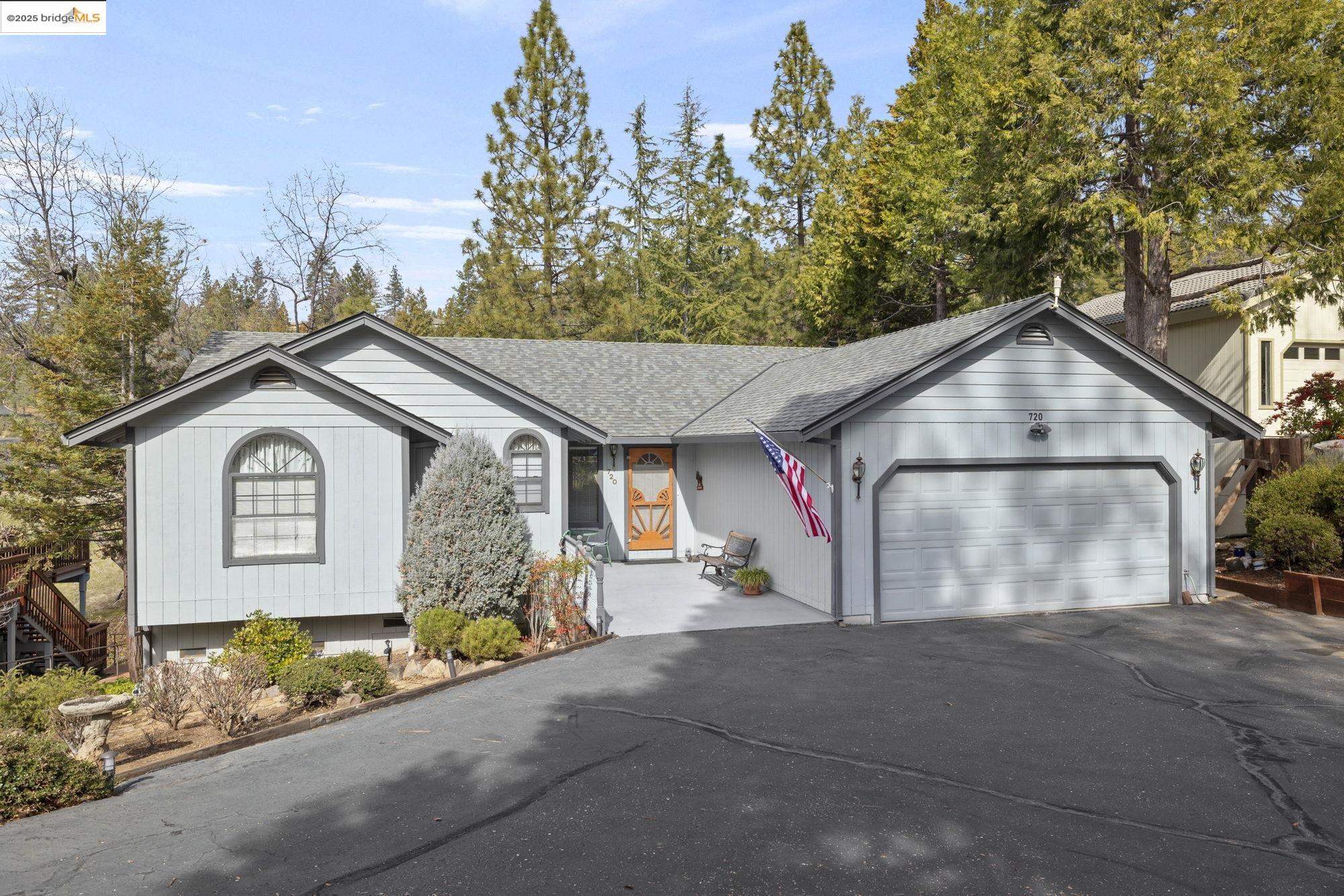 Detail Gallery Image 1 of 1 For 720 Dogwood Dr, Murphys,  CA 95247 - 4 Beds | 3 Baths