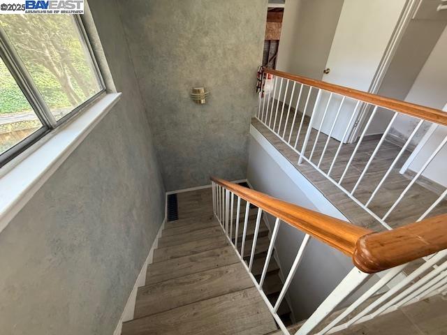 Detail Gallery Image 19 of 34 For 4490 Arcadia Ave, Oakland,  CA 94602 - 5 Beds | 3 Baths
