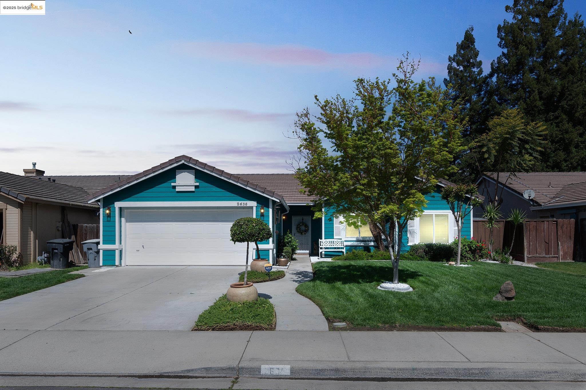 Detail Gallery Image 1 of 31 For 2635 Briarcliff Dr, Riverbank,  CA 95367 - 4 Beds | 2 Baths