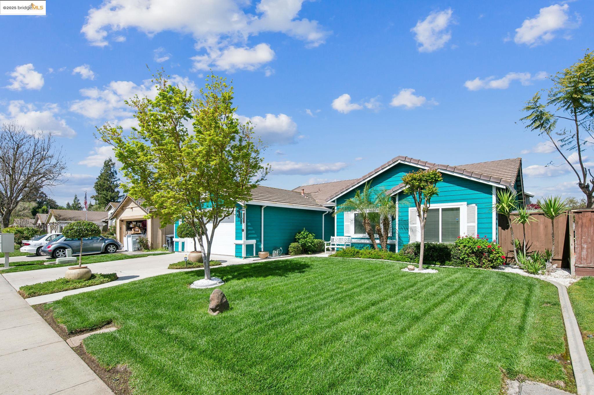 Detail Gallery Image 3 of 31 For 2635 Briarcliff Dr, Riverbank,  CA 95367 - 4 Beds | 2 Baths