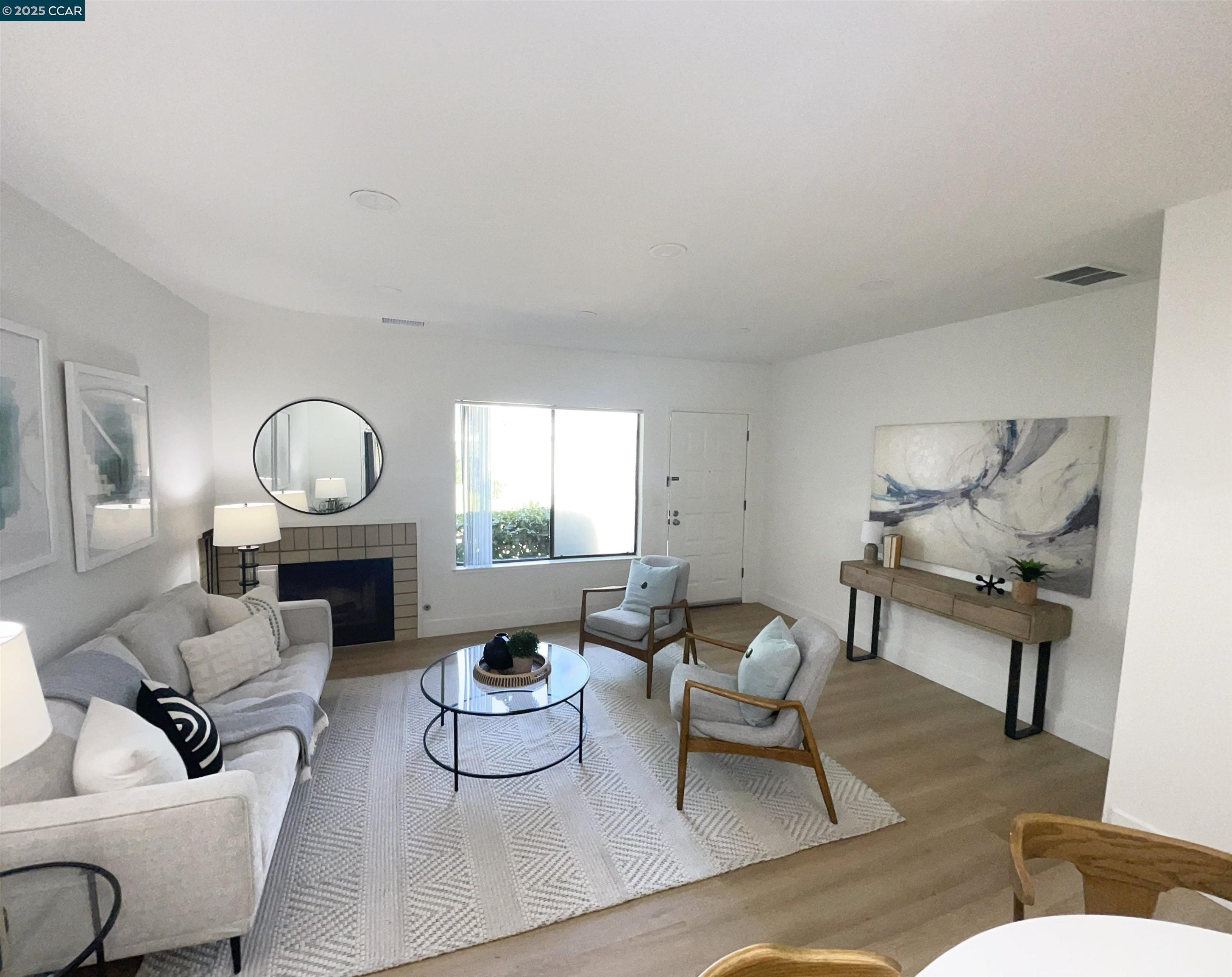 Photo #2: 41092469 Listing 