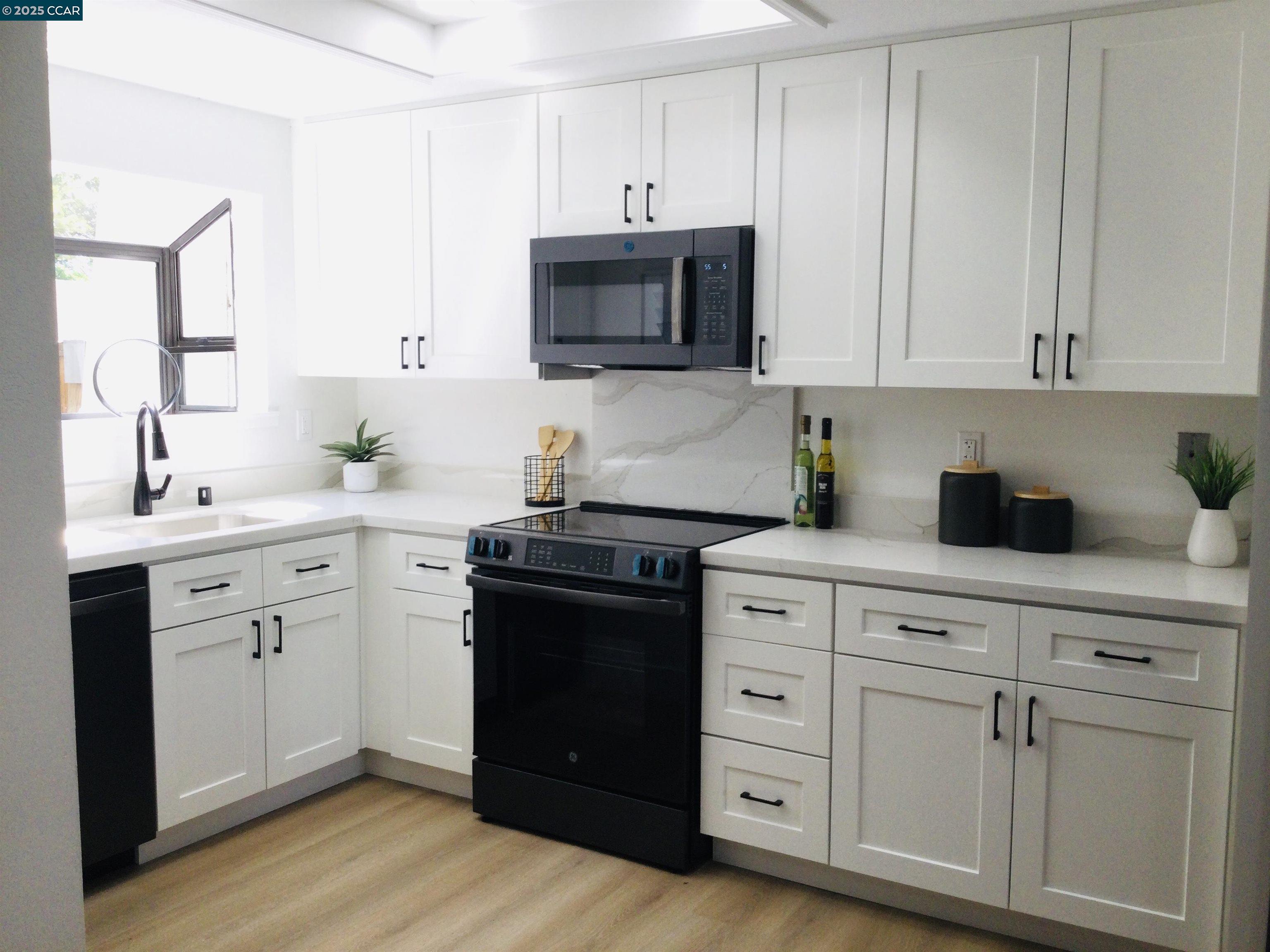 Photo #5: 41092469 Listing 