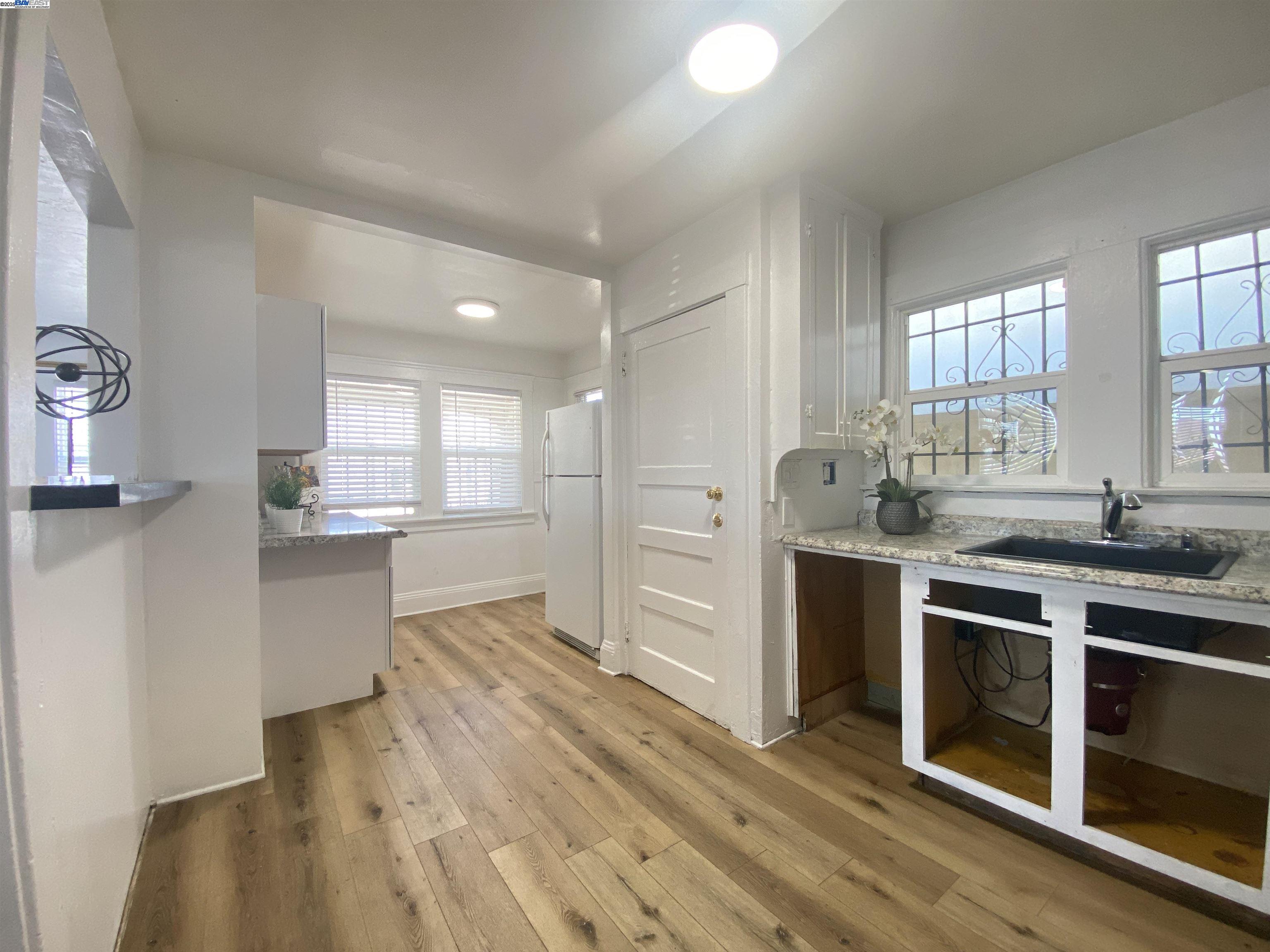 property-img