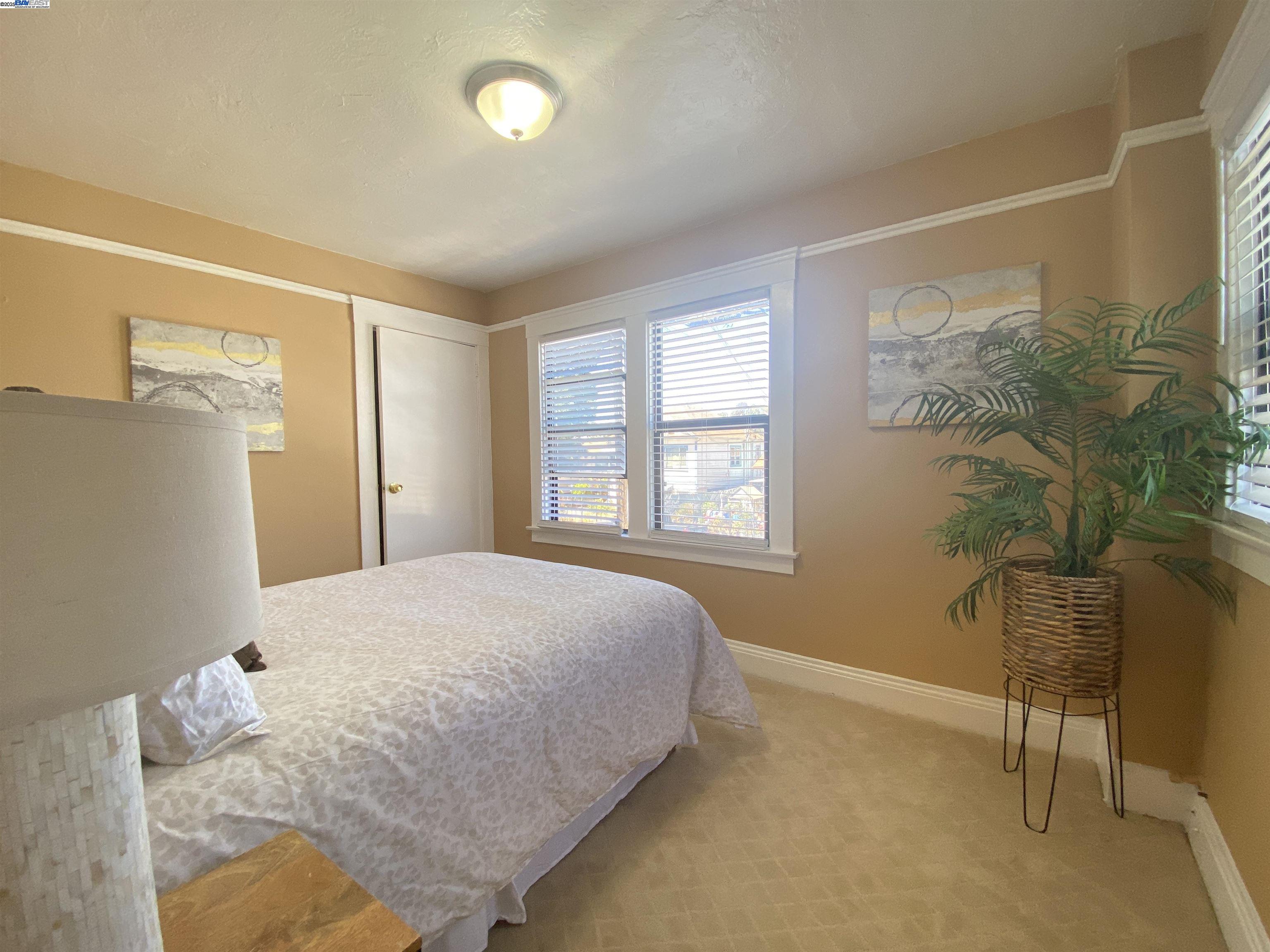 property-img