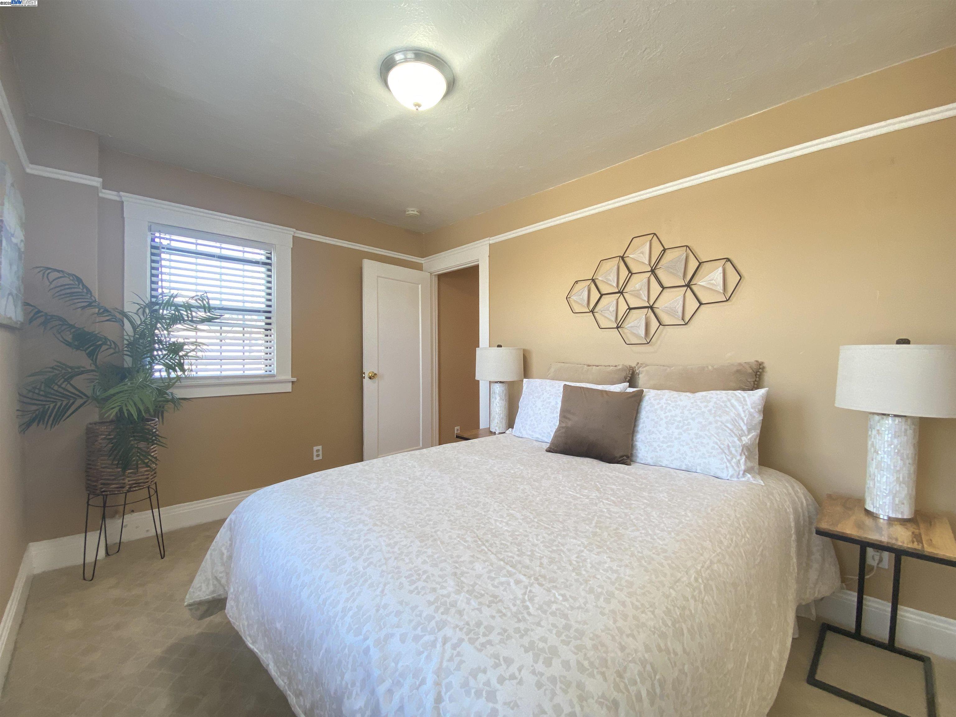 property-img