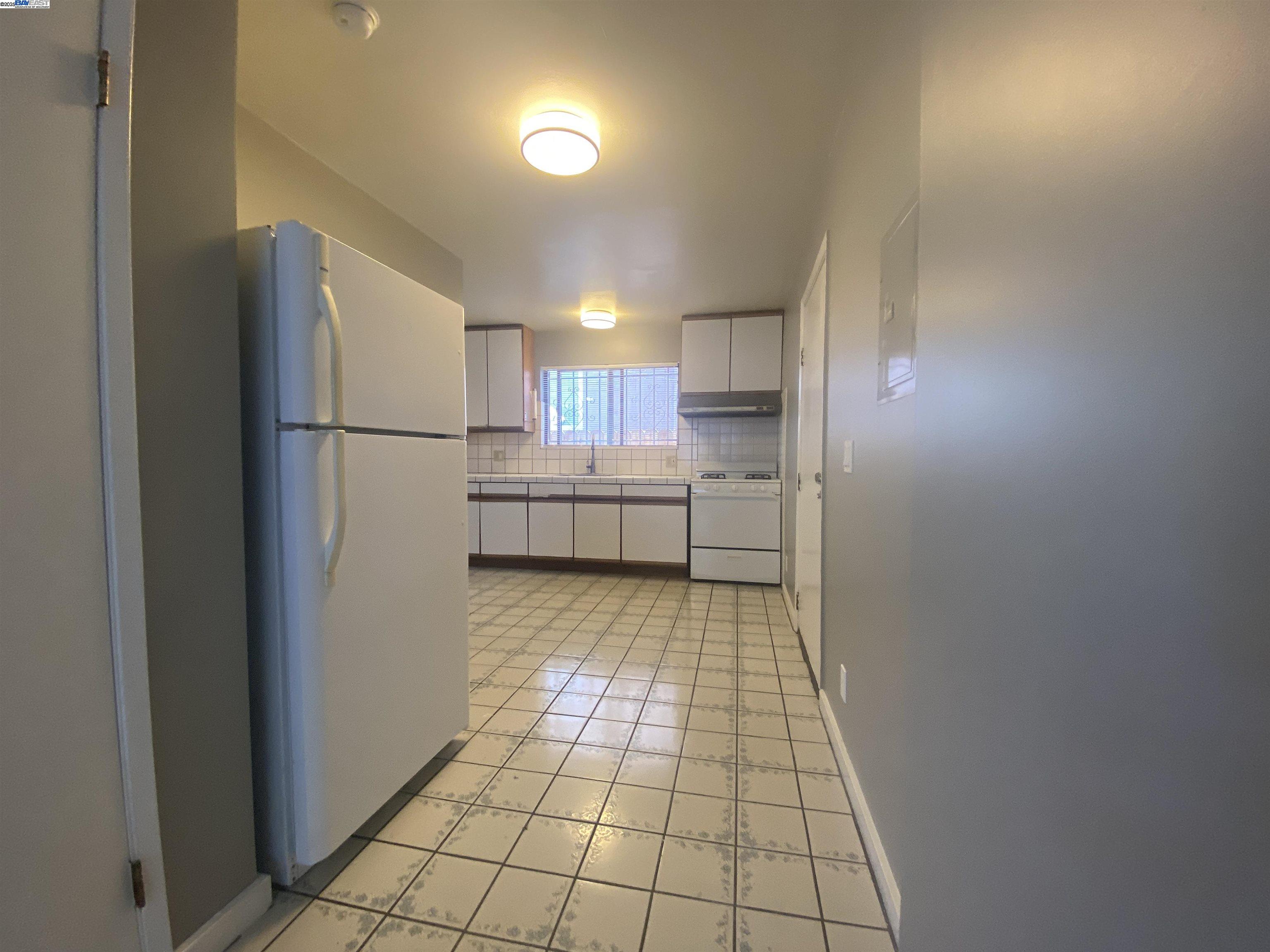 property-img