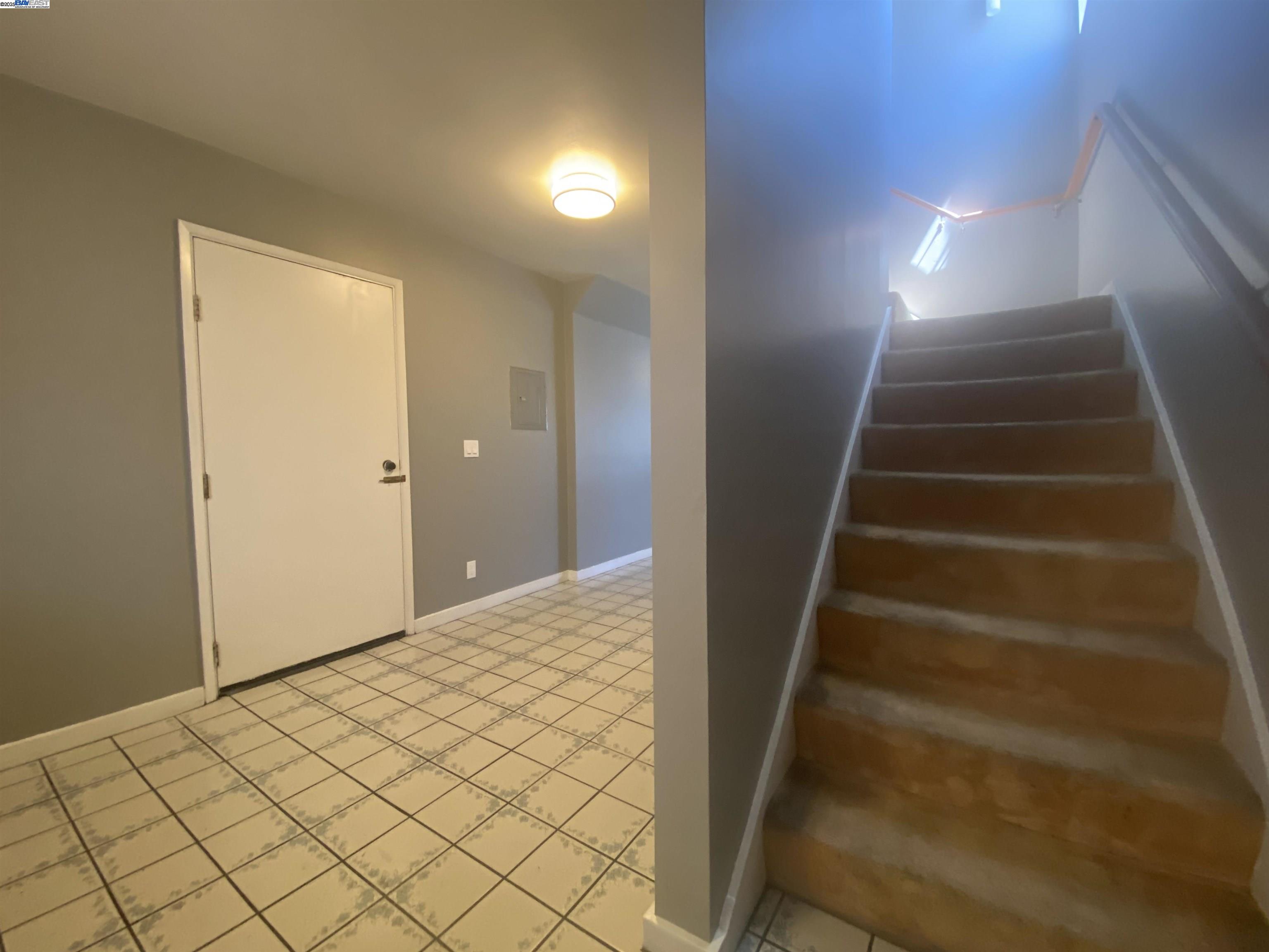 property-img