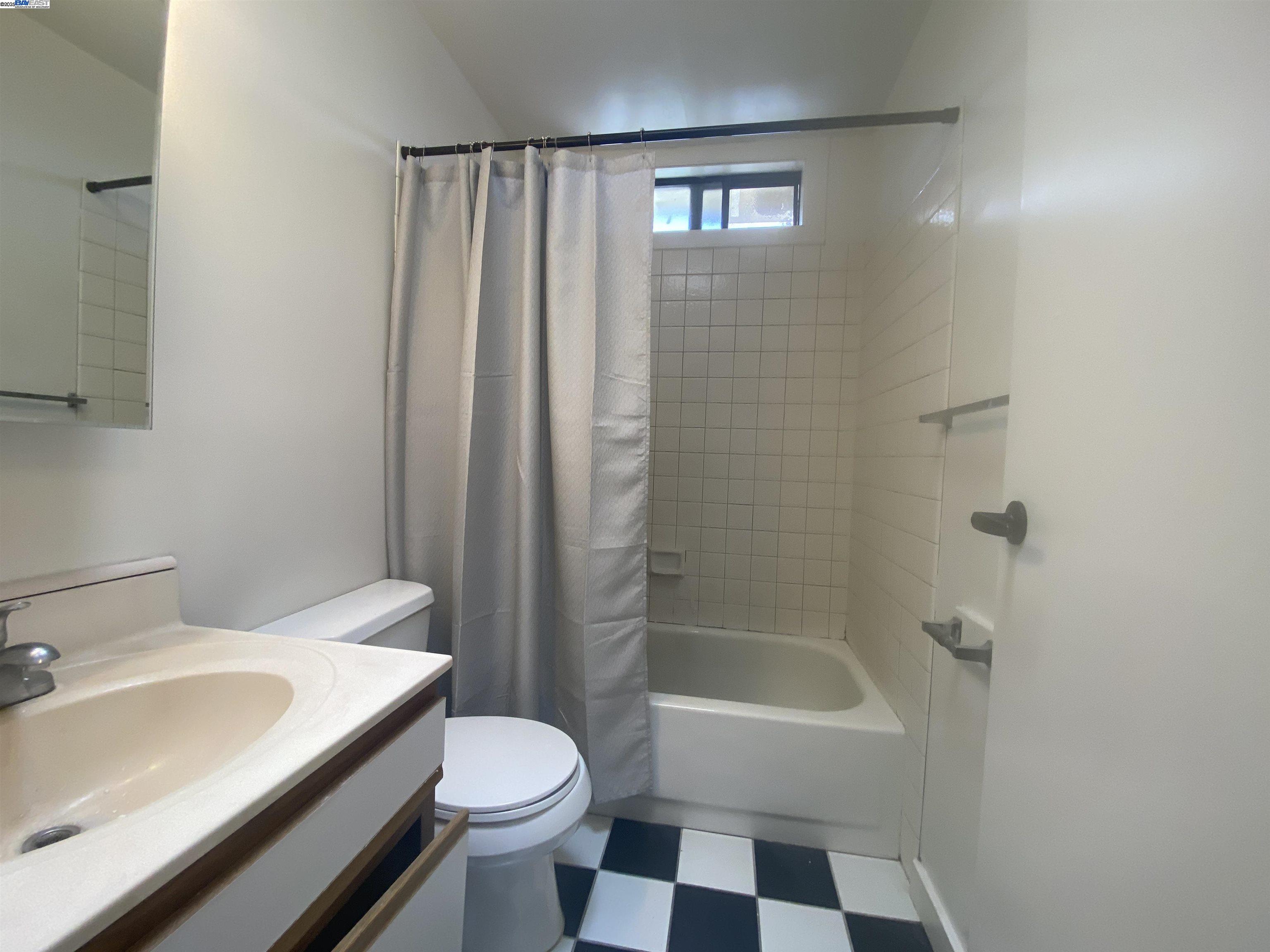 property-img