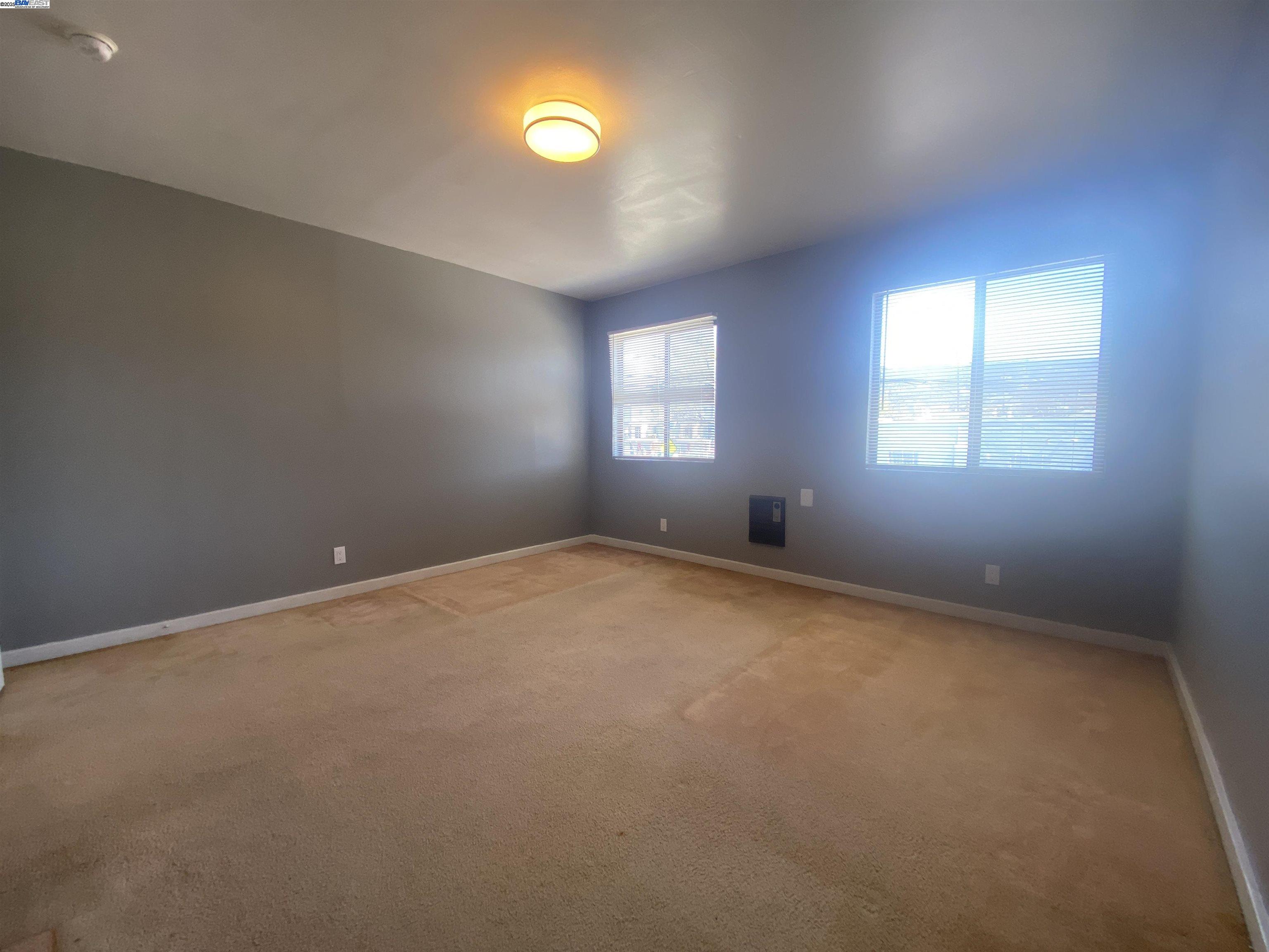 property-img