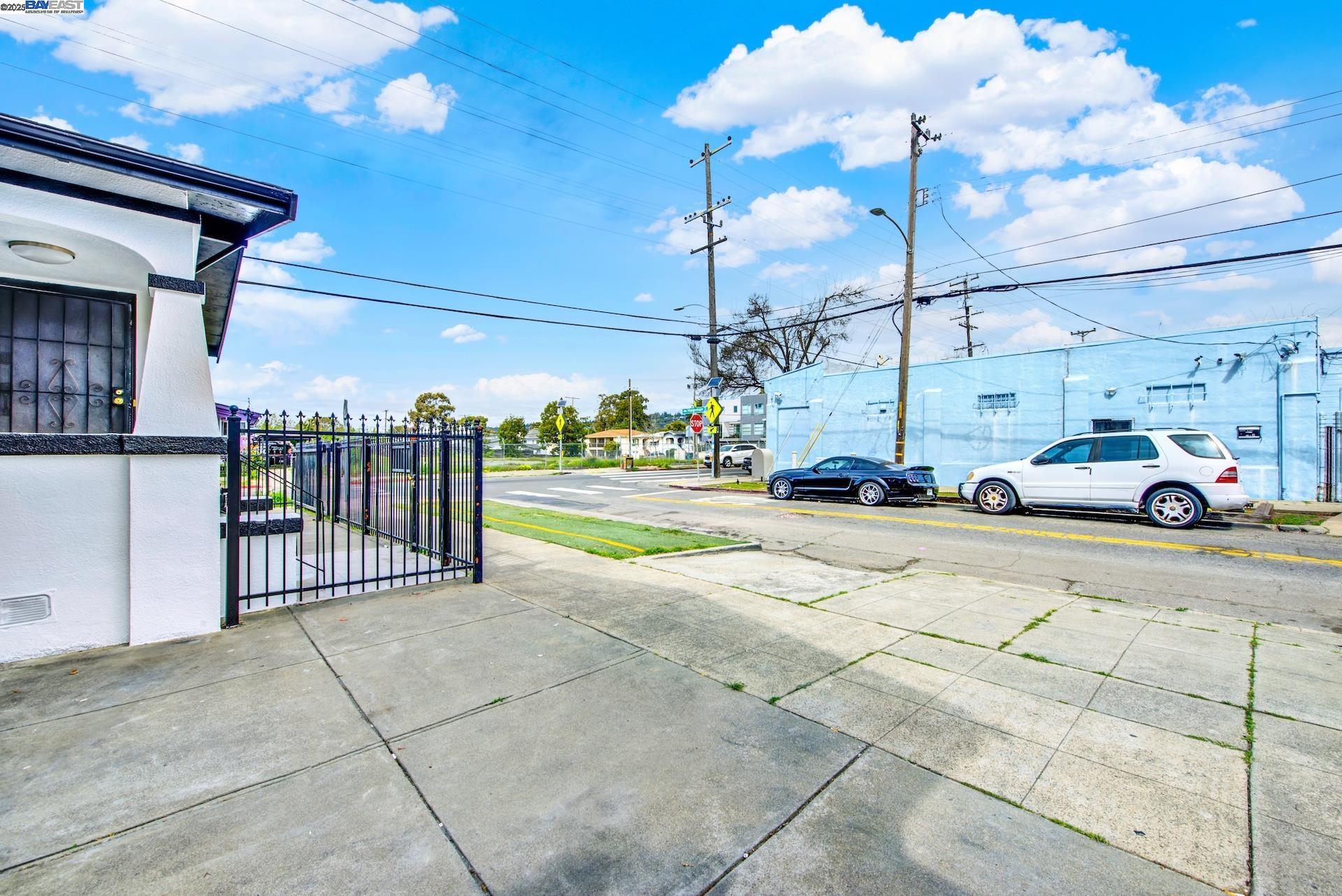 property-img