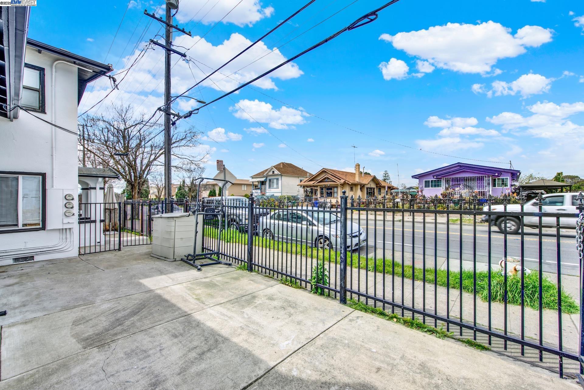 property-img