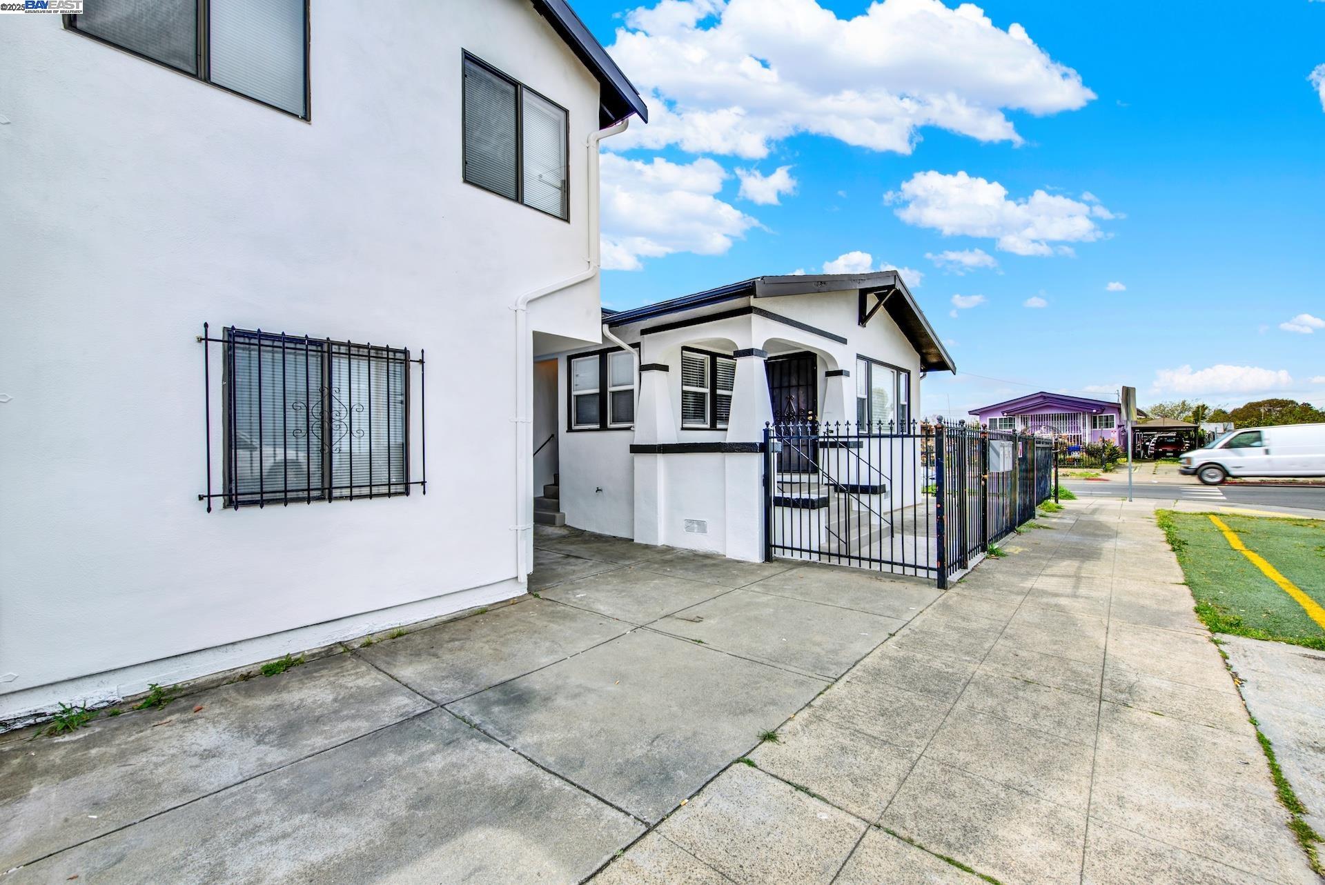 property-img