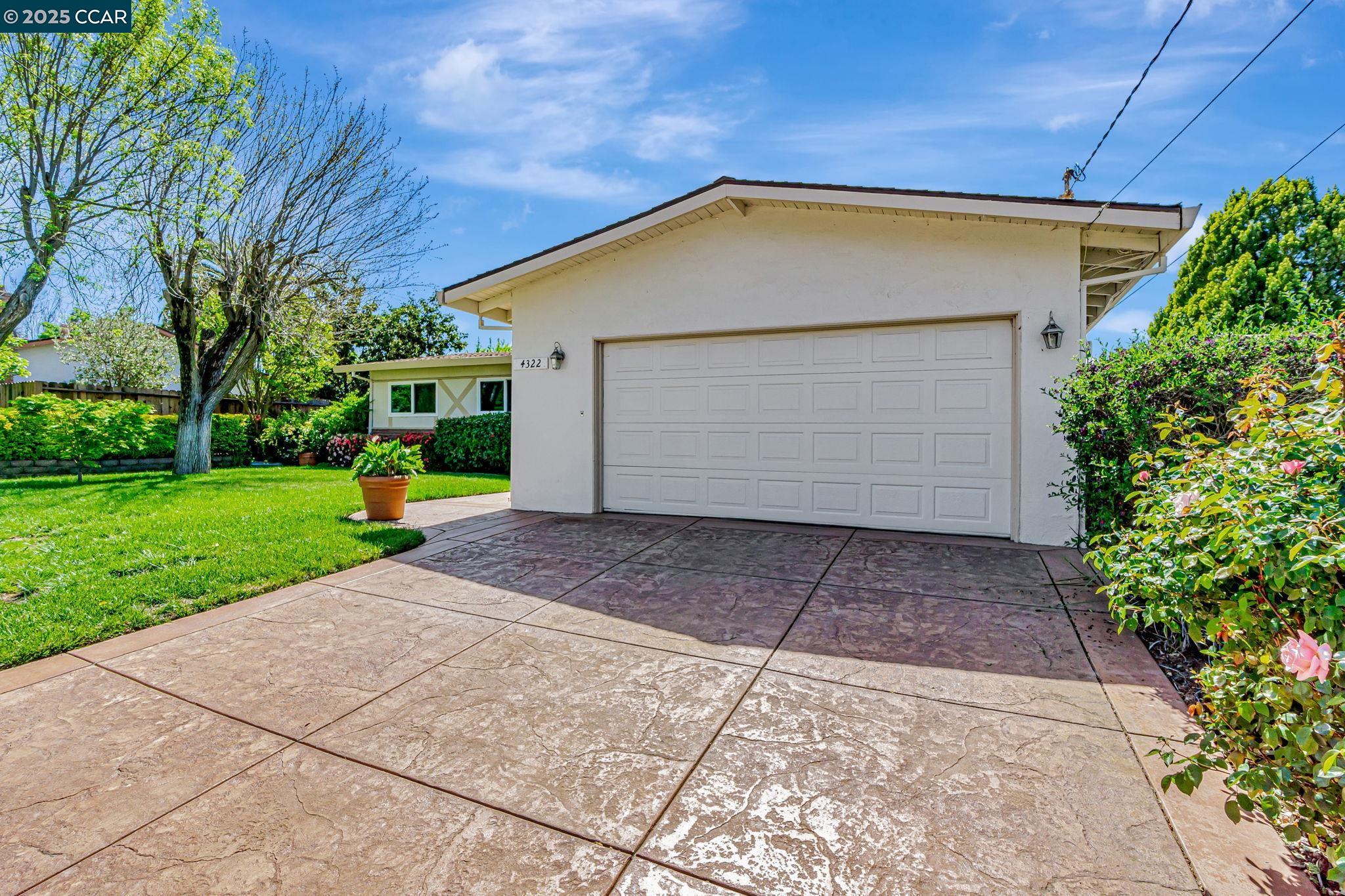 Detail Gallery Image 1 of 1 For 4322 Blenheim Way, Concord,  CA 94521-4215 - 4 Beds | 2 Baths