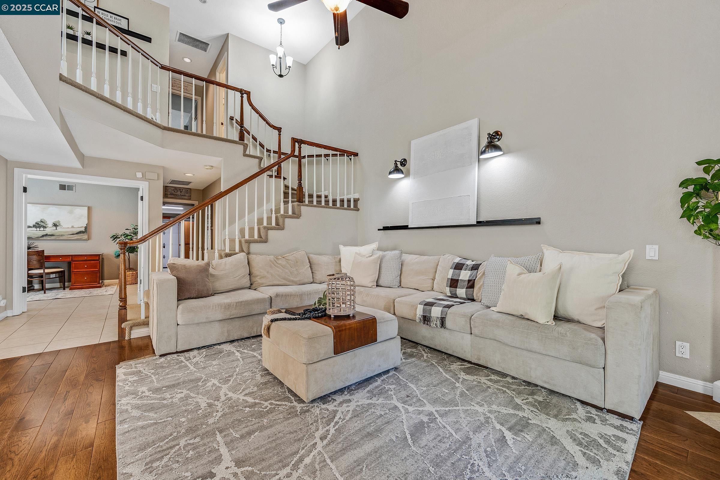 Detail Gallery Image 2 of 36 For 60 Rainbow Cir, Danville,  CA 94506 - 4 Beds | 3 Baths