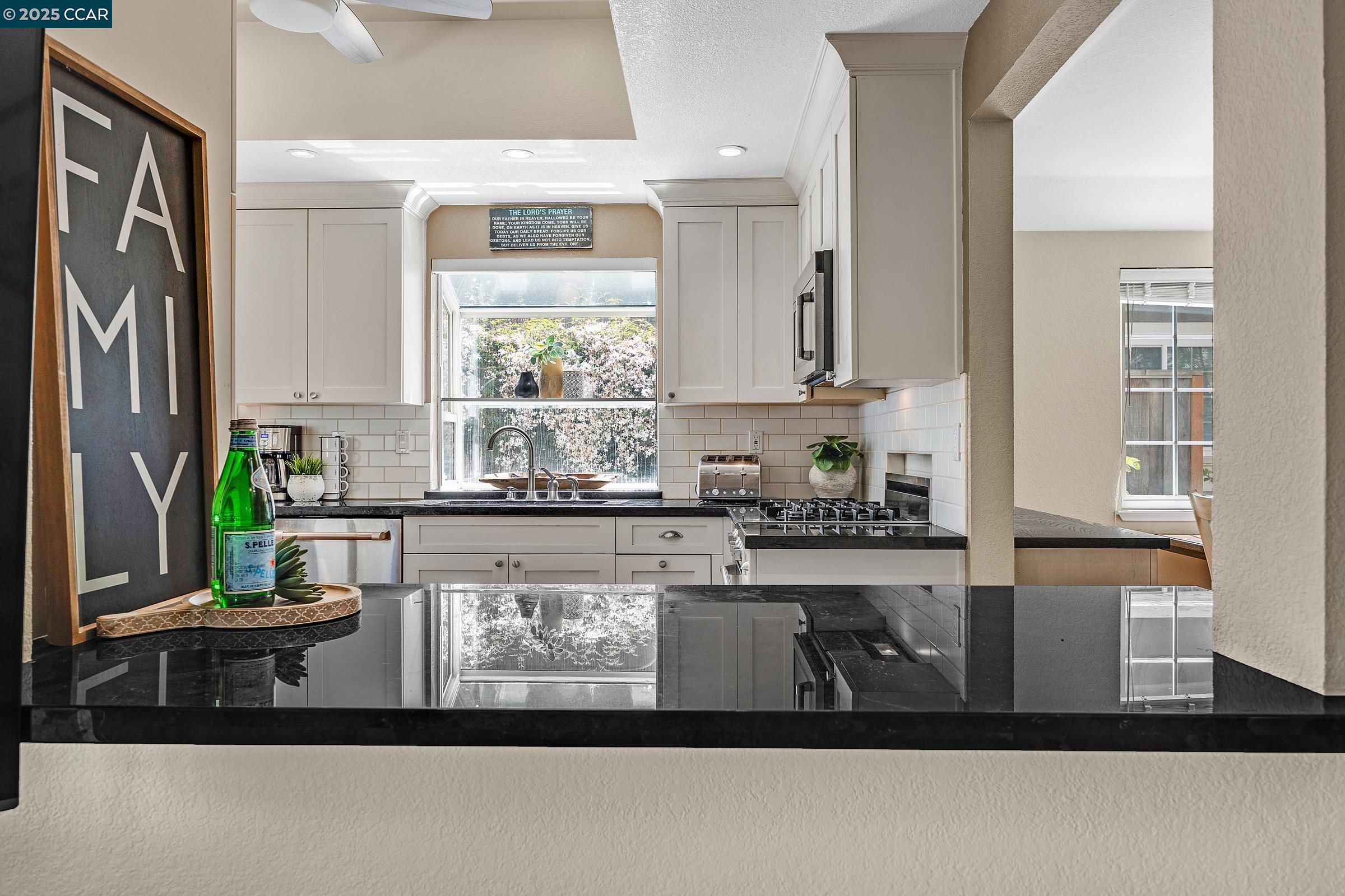 Detail Gallery Image 12 of 36 For 60 Rainbow Cir, Danville,  CA 94506 - 4 Beds | 3 Baths