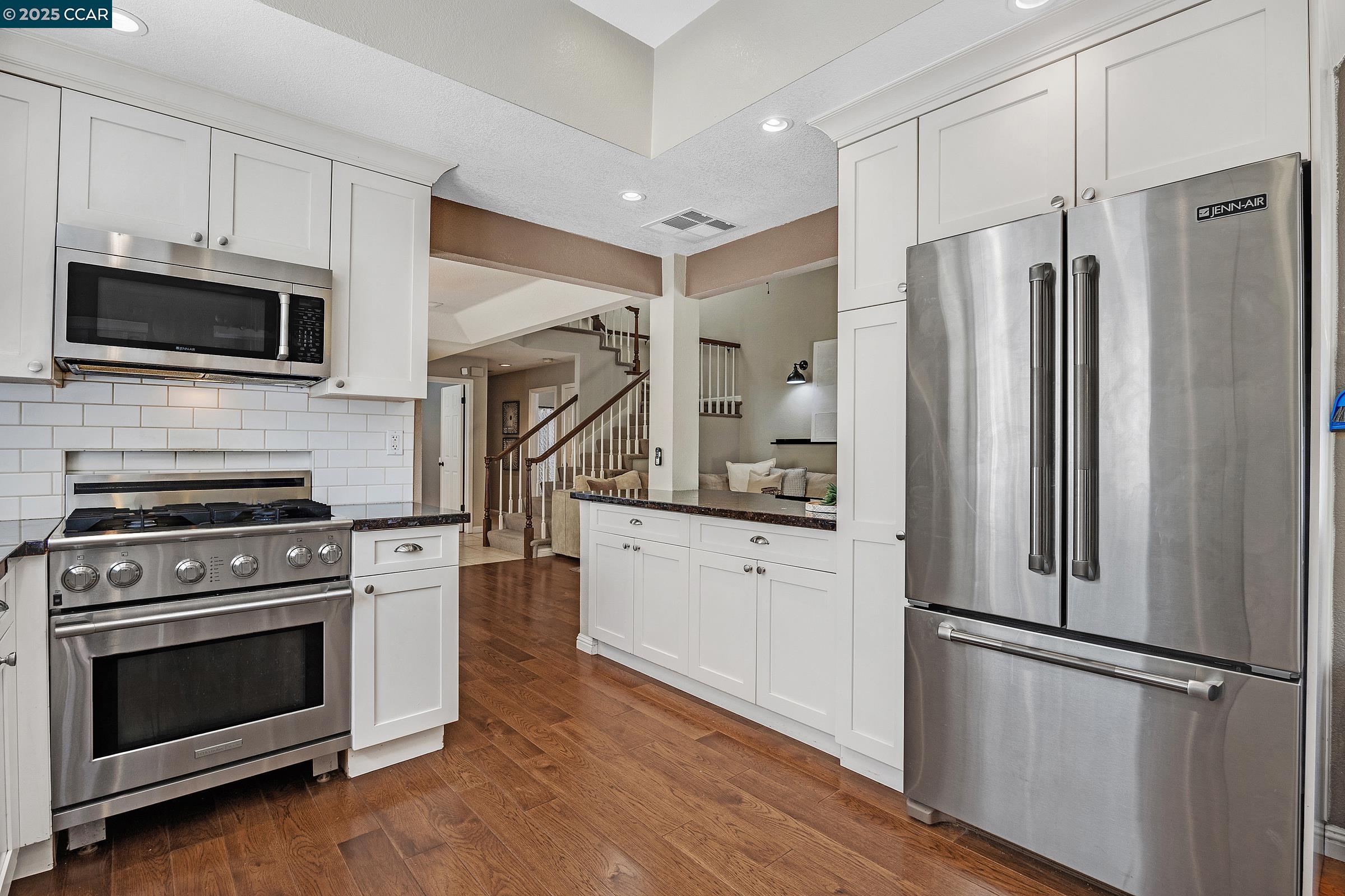 Detail Gallery Image 14 of 36 For 60 Rainbow Cir, Danville,  CA 94506 - 4 Beds | 3 Baths