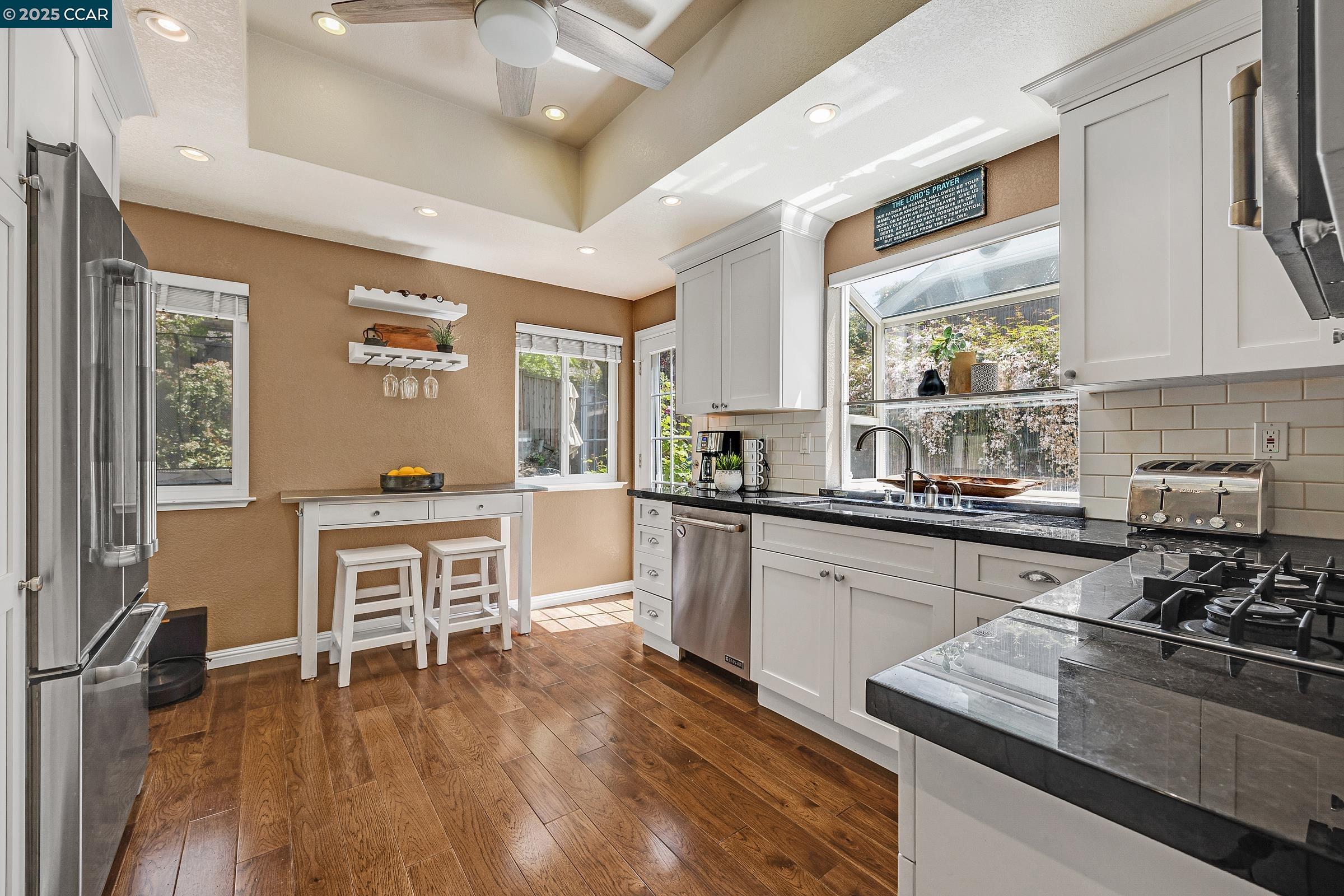 Detail Gallery Image 16 of 36 For 60 Rainbow Cir, Danville,  CA 94506 - 4 Beds | 3 Baths
