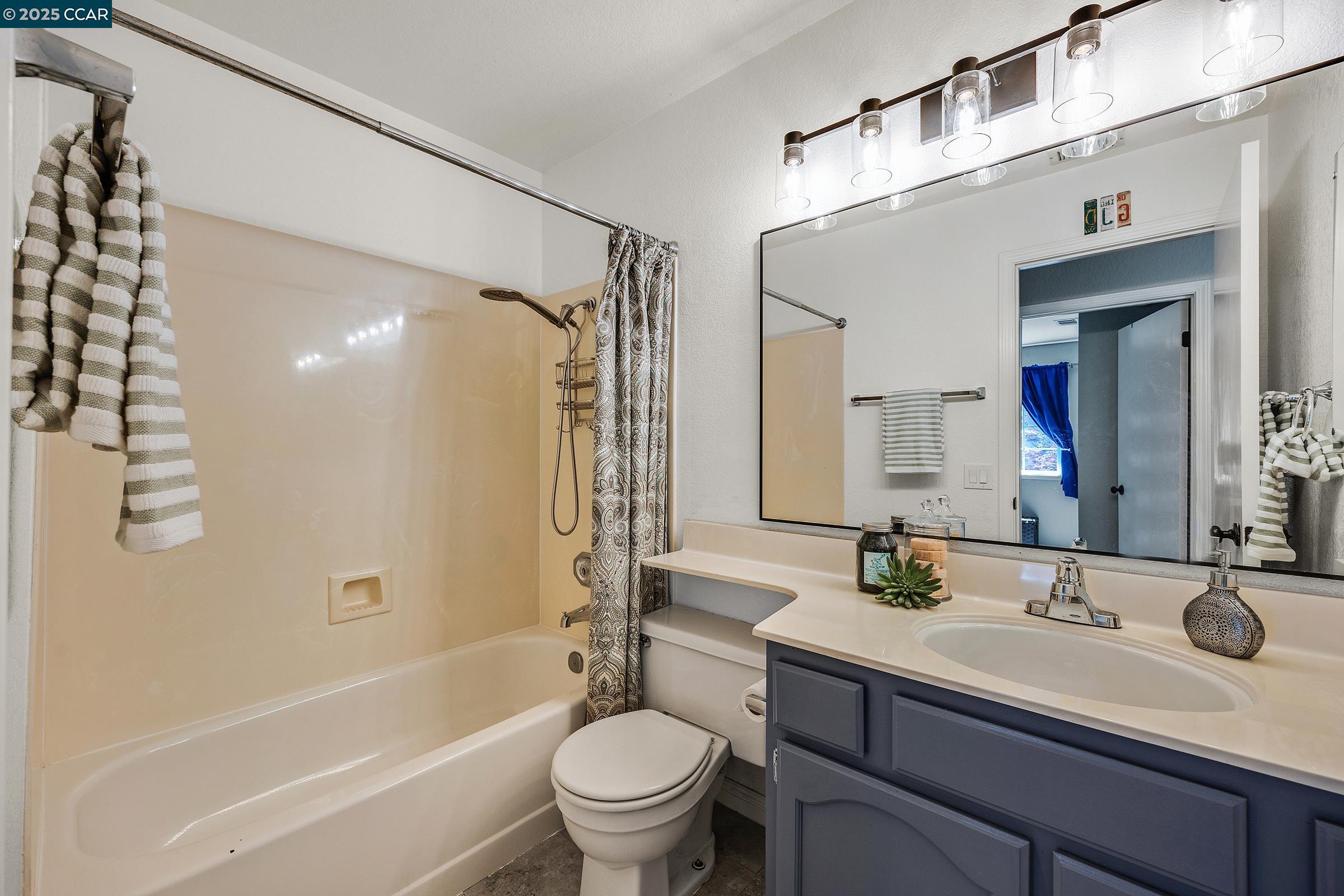 Detail Gallery Image 25 of 36 For 60 Rainbow Cir, Danville,  CA 94506 - 4 Beds | 3 Baths