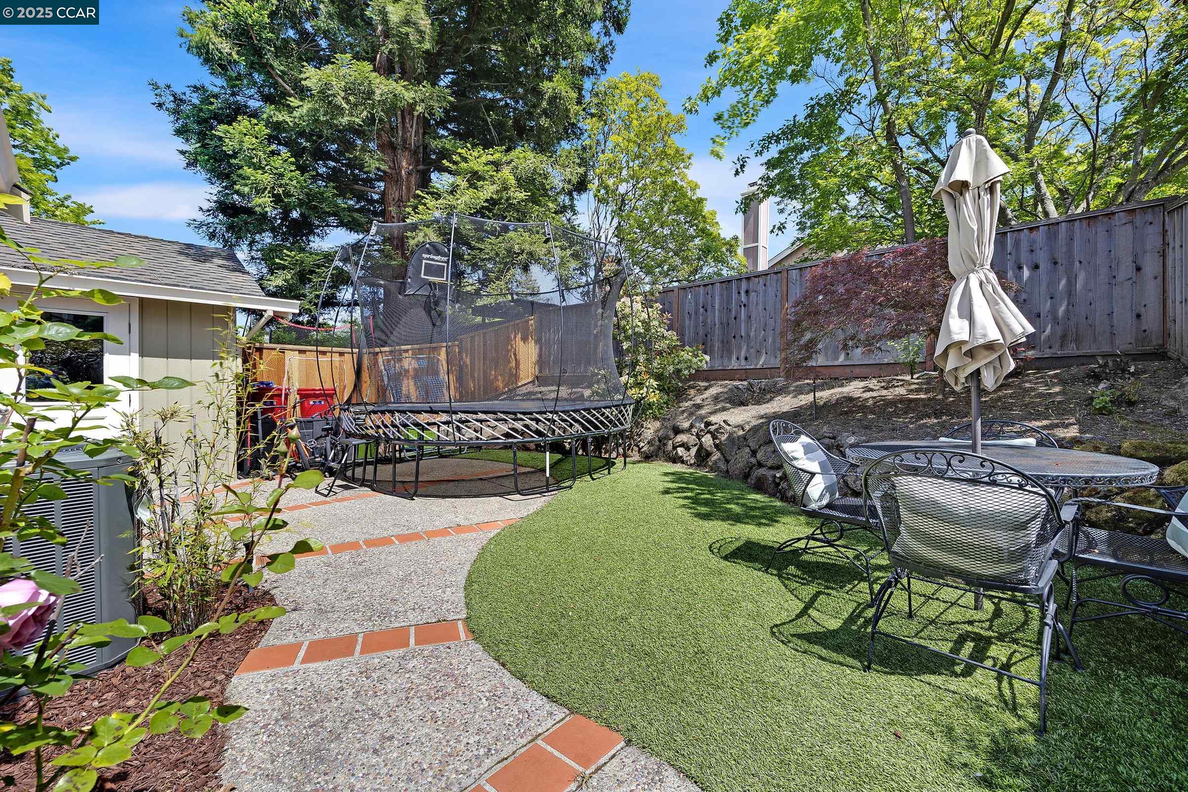 Detail Gallery Image 34 of 36 For 60 Rainbow Cir, Danville,  CA 94506 - 4 Beds | 3 Baths