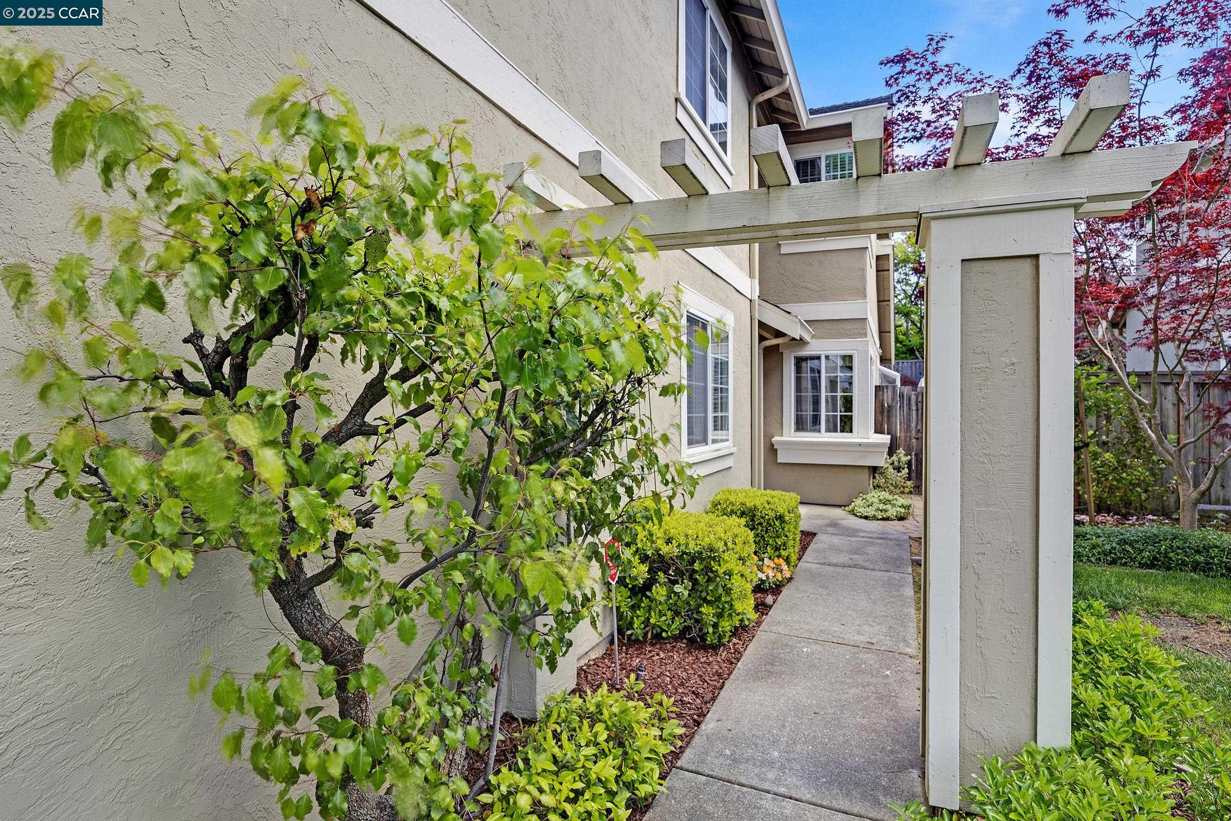 Detail Gallery Image 5 of 36 For 60 Rainbow Cir, Danville,  CA 94506 - 4 Beds | 3 Baths