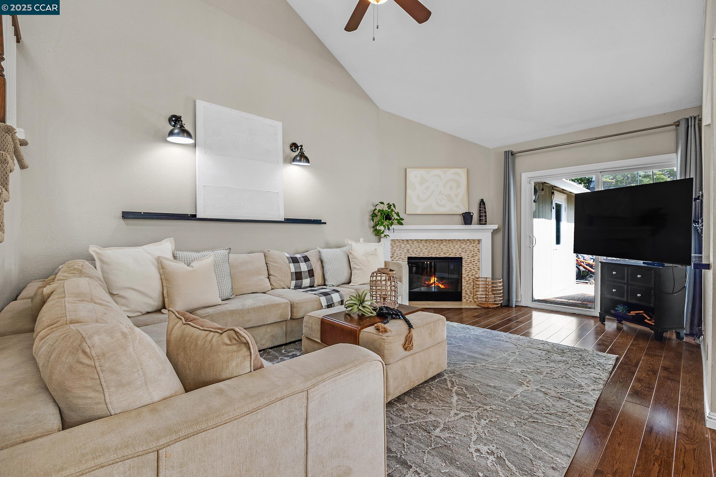 Detail Gallery Image 8 of 36 For 60 Rainbow Cir, Danville,  CA 94506 - 4 Beds | 3 Baths