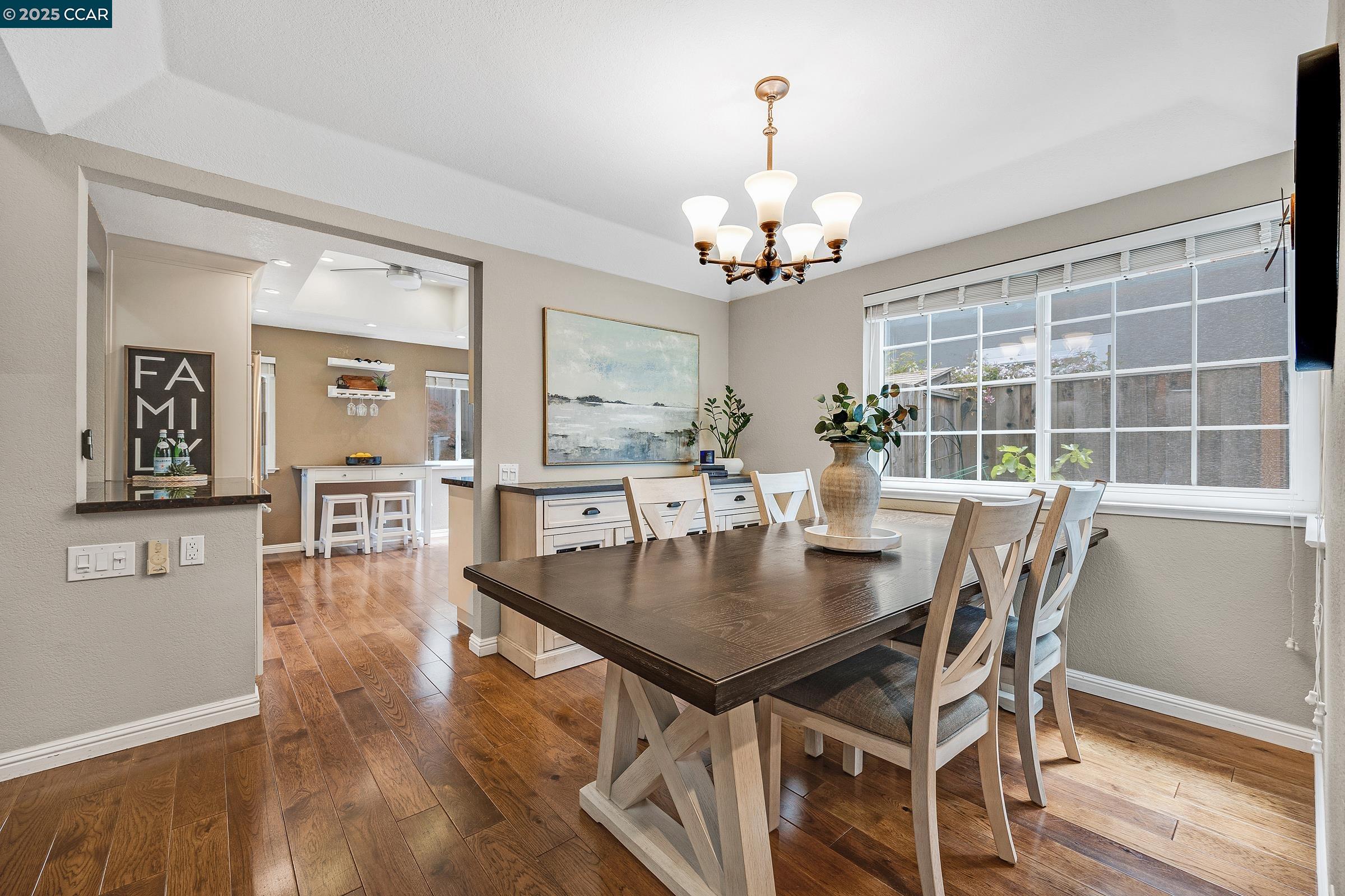 Detail Gallery Image 10 of 36 For 60 Rainbow Cir, Danville,  CA 94506 - 4 Beds | 3 Baths