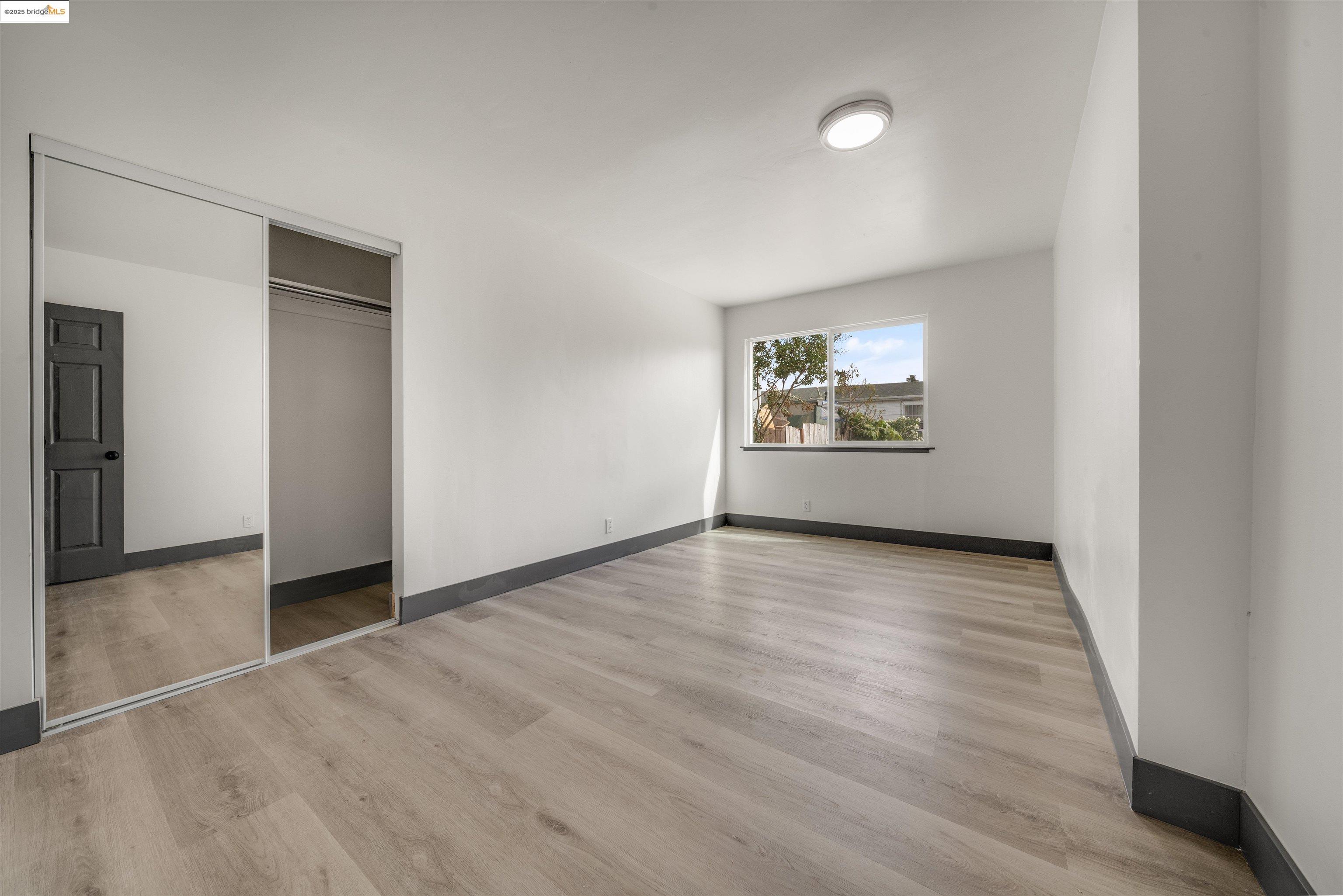 Detail Gallery Image 13 of 22 For 1604 57th Ave, Oakland,  CA 94621 - 2 Beds | 1 Baths