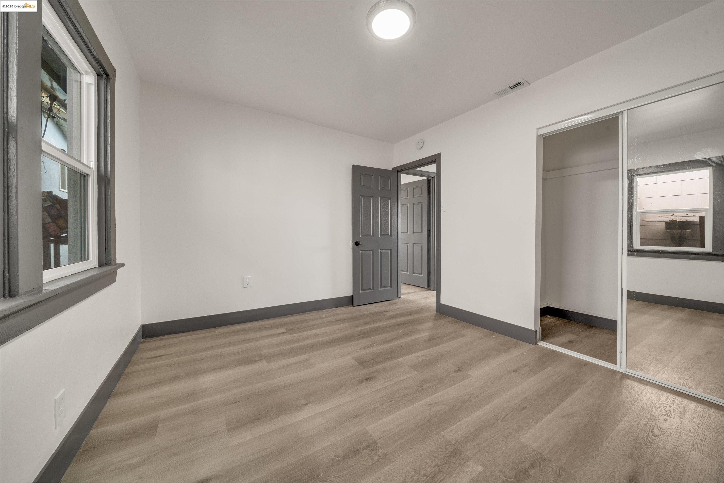 Detail Gallery Image 18 of 22 For 1604 57th Ave, Oakland,  CA 94621 - 2 Beds | 1 Baths
