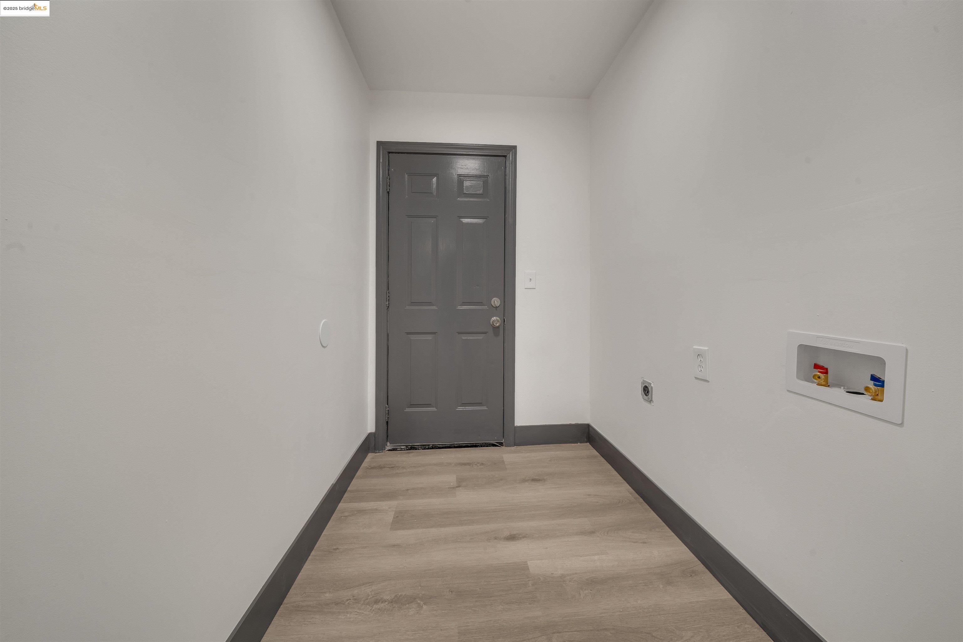 Detail Gallery Image 19 of 22 For 1604 57th Ave, Oakland,  CA 94621 - 2 Beds | 1 Baths
