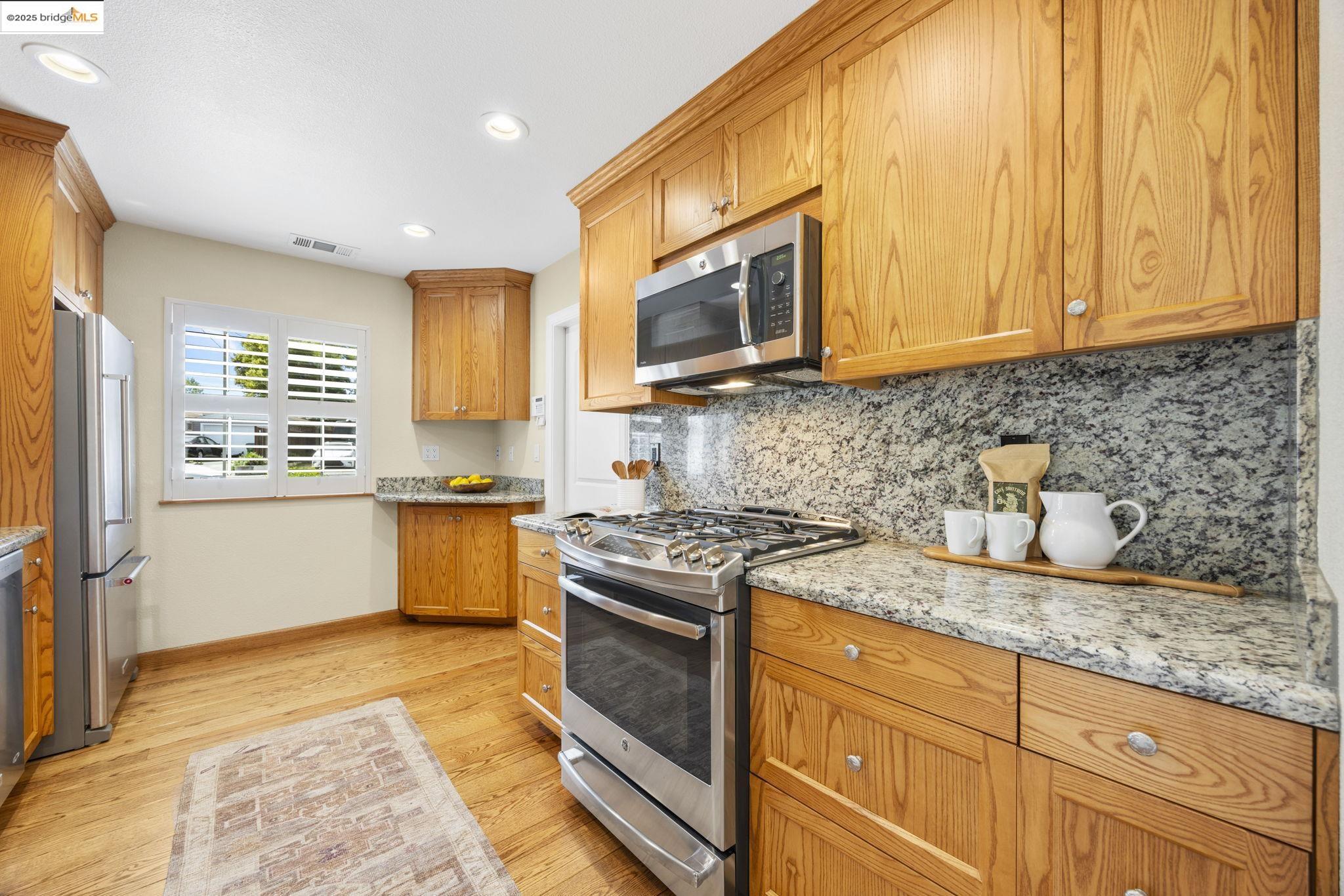 property-img