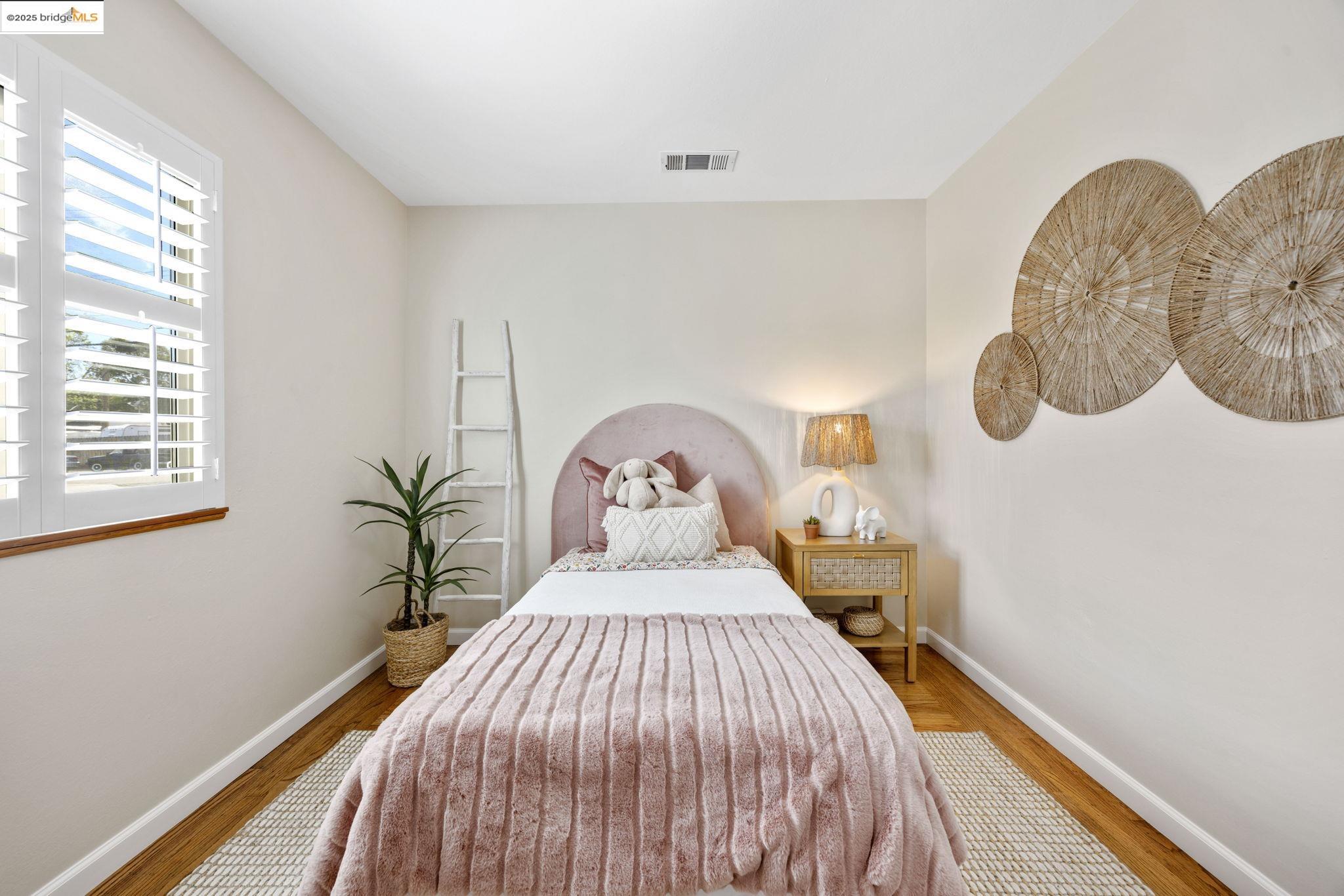 property-img