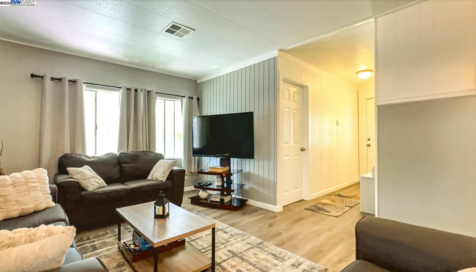 Detail Gallery Image 3 of 27 For 2151 Oakland Rd #528,  San Jose,  CA 95131 - 2 Beds | 2 Baths