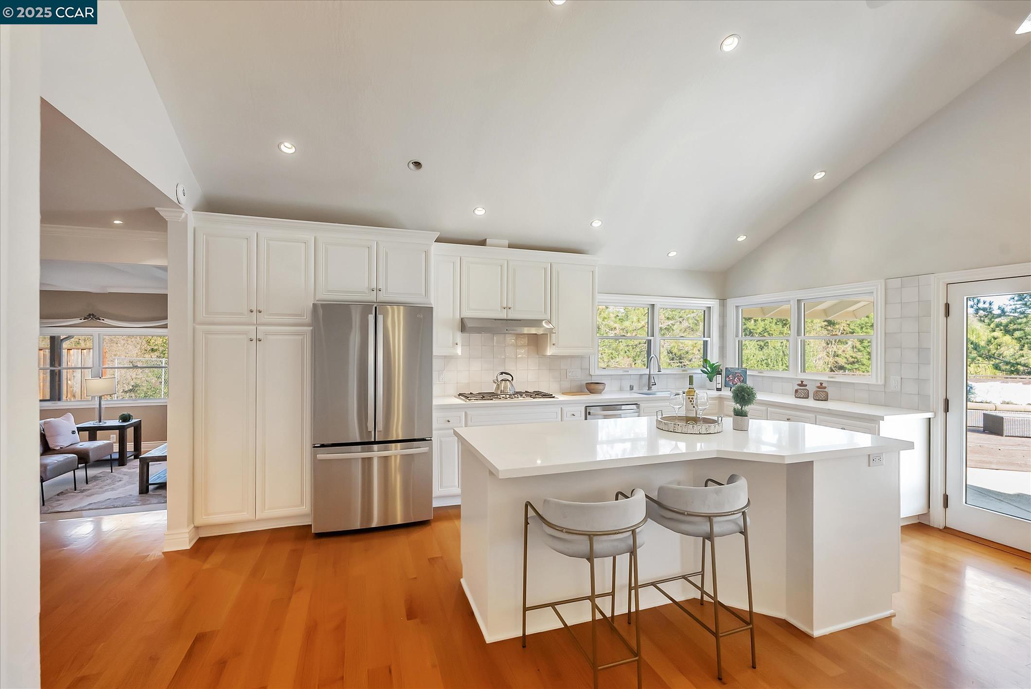 Detail Gallery Image 10 of 33 For 2626 Lariat Ln, Walnut Creek,  CA 94596 - 4 Beds | 2 Baths