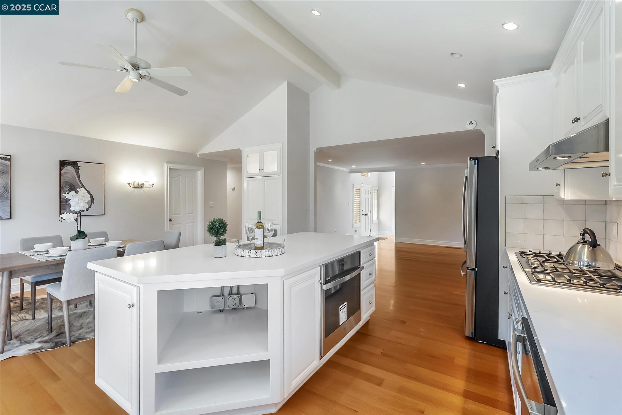 Detail Gallery Image 12 of 33 For 2626 Lariat Ln, Walnut Creek,  CA 94596 - 4 Beds | 2 Baths