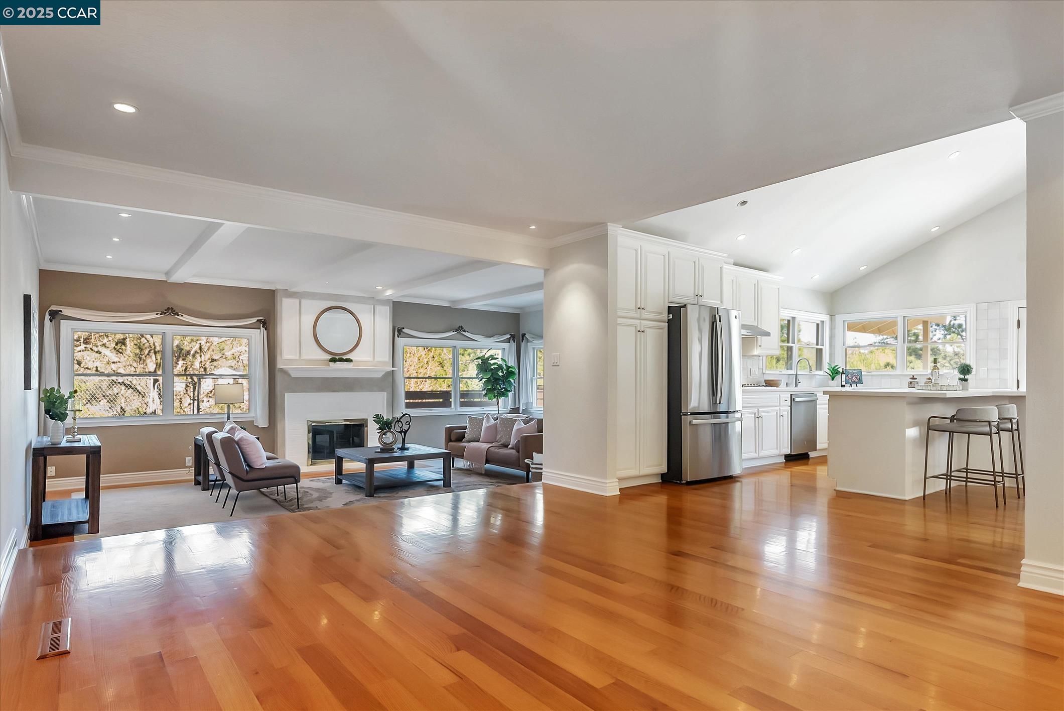 Detail Gallery Image 4 of 33 For 2626 Lariat Ln, Walnut Creek,  CA 94596 - 4 Beds | 2 Baths