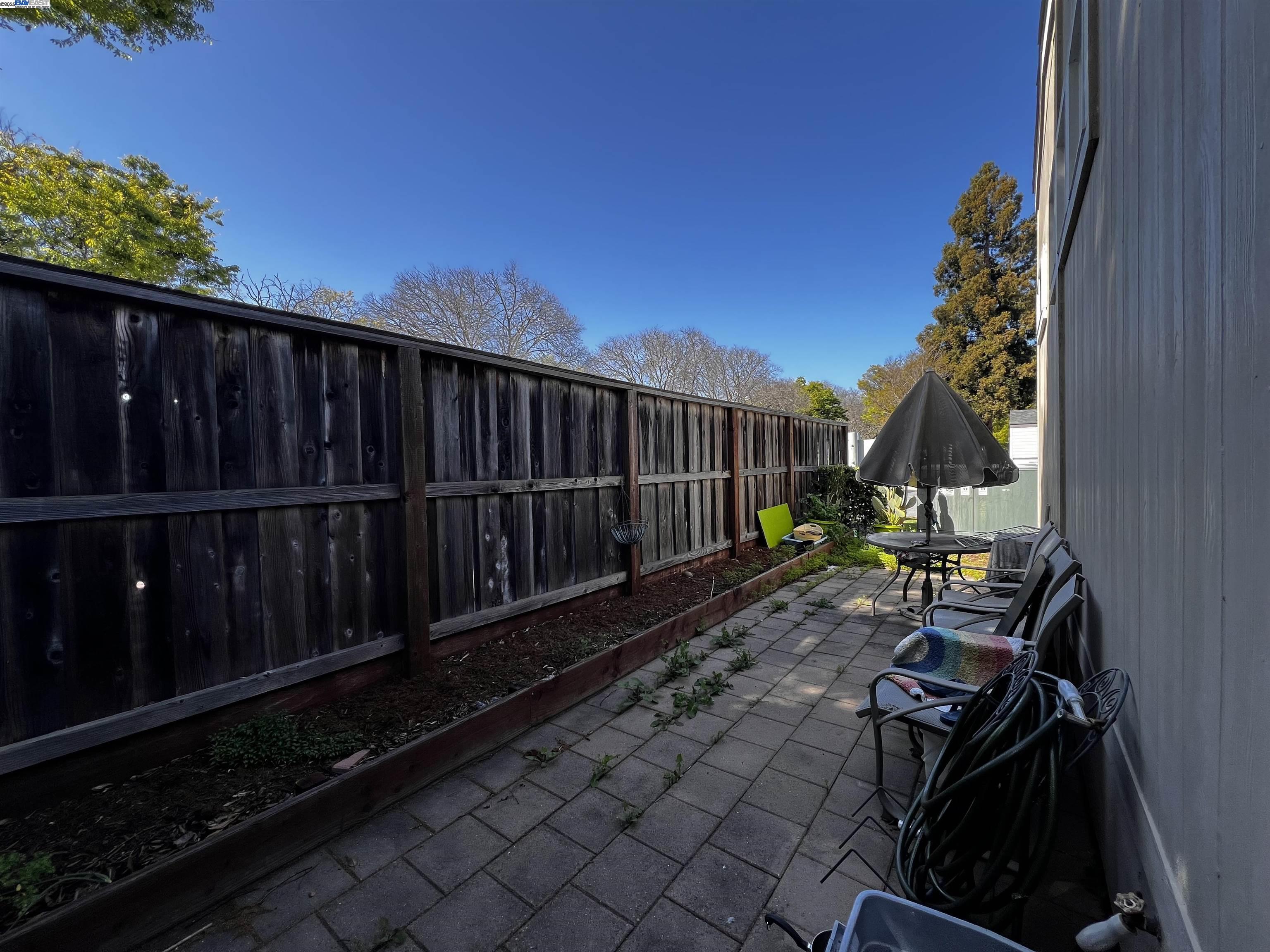 Detail Gallery Image 12 of 12 For 1050 Borregas Ave #1,  Sunnyvale,  CA 94089 - 3 Beds | 2/1 Baths