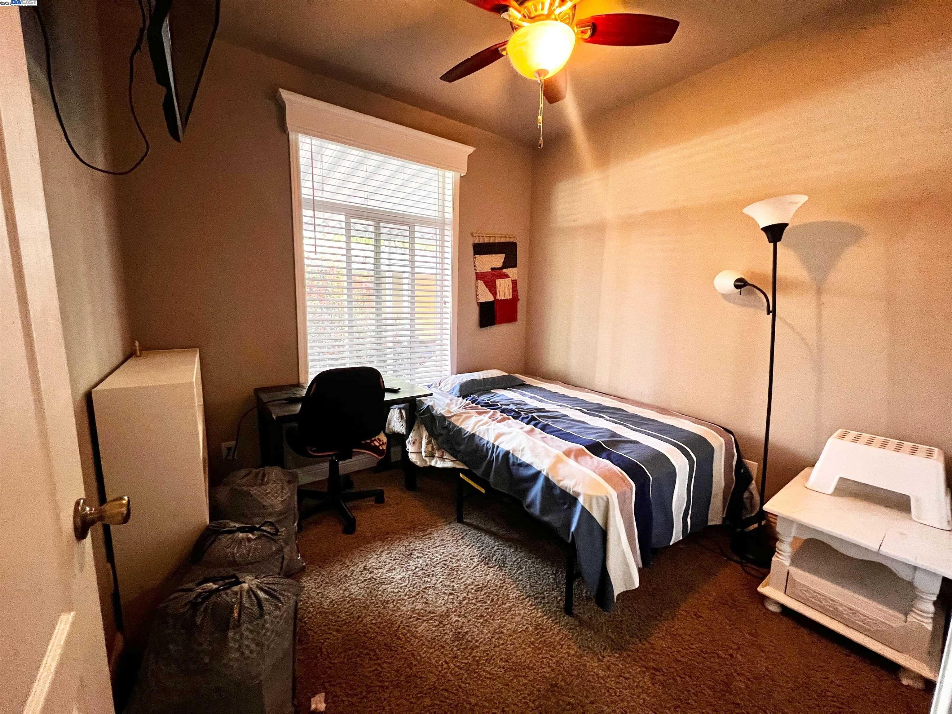 Detail Gallery Image 5 of 12 For 1050 Borregas Ave #1,  Sunnyvale,  CA 94089 - 3 Beds | 2/1 Baths