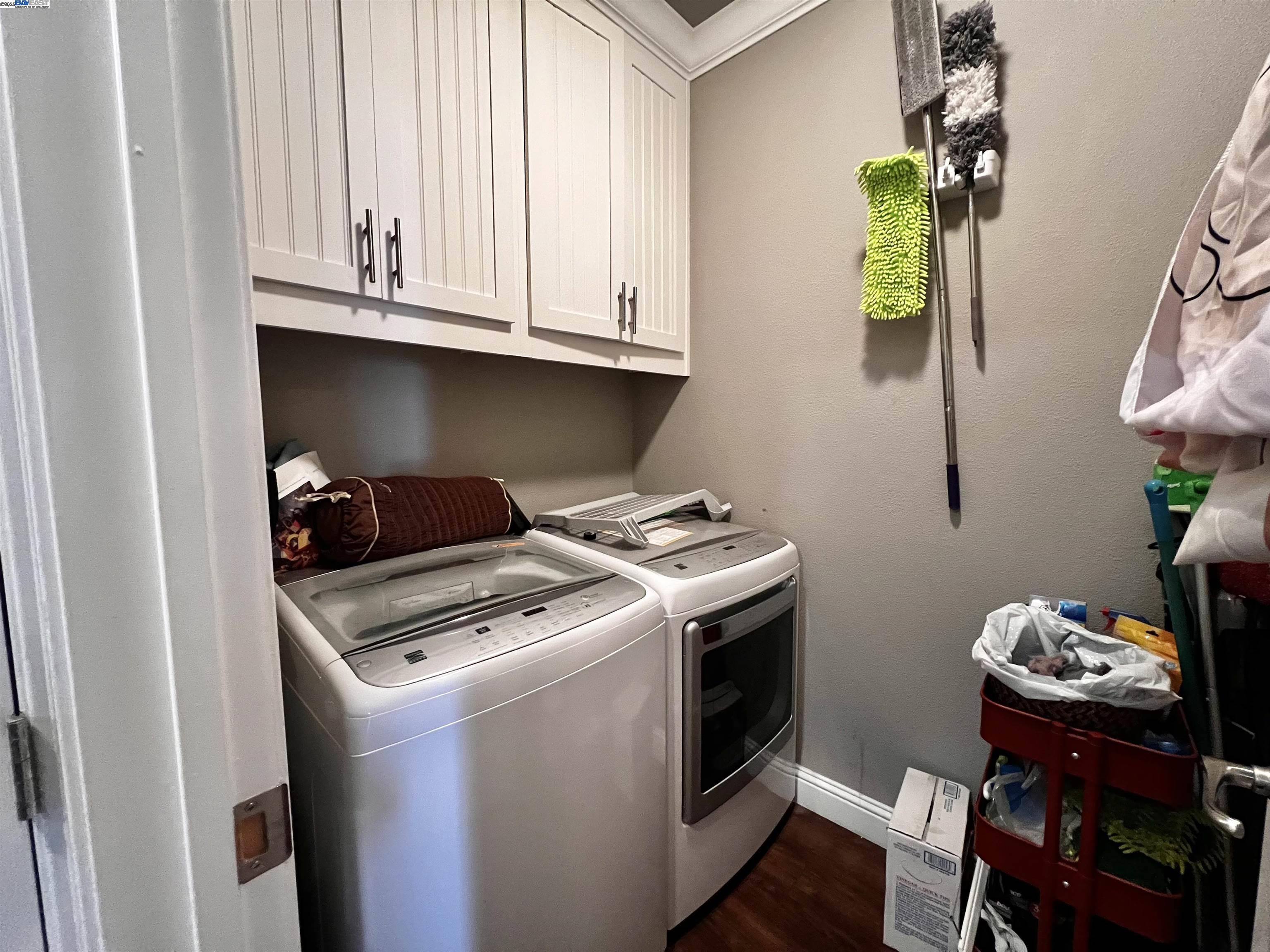 Detail Gallery Image 9 of 12 For 1050 Borregas Ave #1,  Sunnyvale,  CA 94089 - 3 Beds | 2/1 Baths