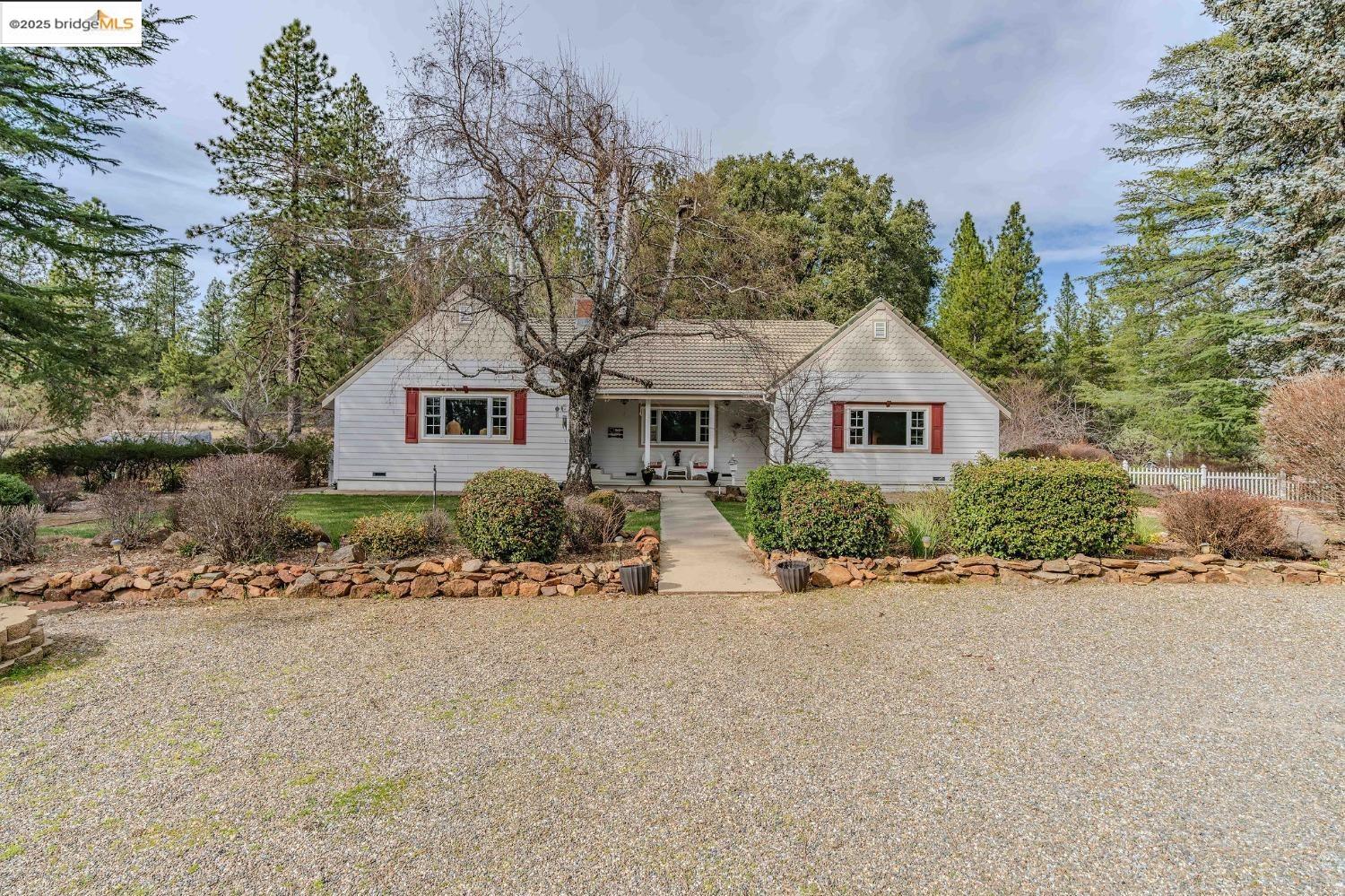 Detail Gallery Image 1 of 60 For 4048 Independence Road 1, Mokelumne Hill,  CA 95245-9763 - 5 Beds | 4 Baths