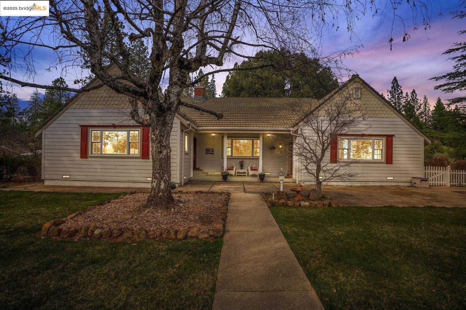 Detail Gallery Image 2 of 60 For 4048 Independence Road 1, Mokelumne Hill,  CA 95245-9763 - 5 Beds | 4 Baths