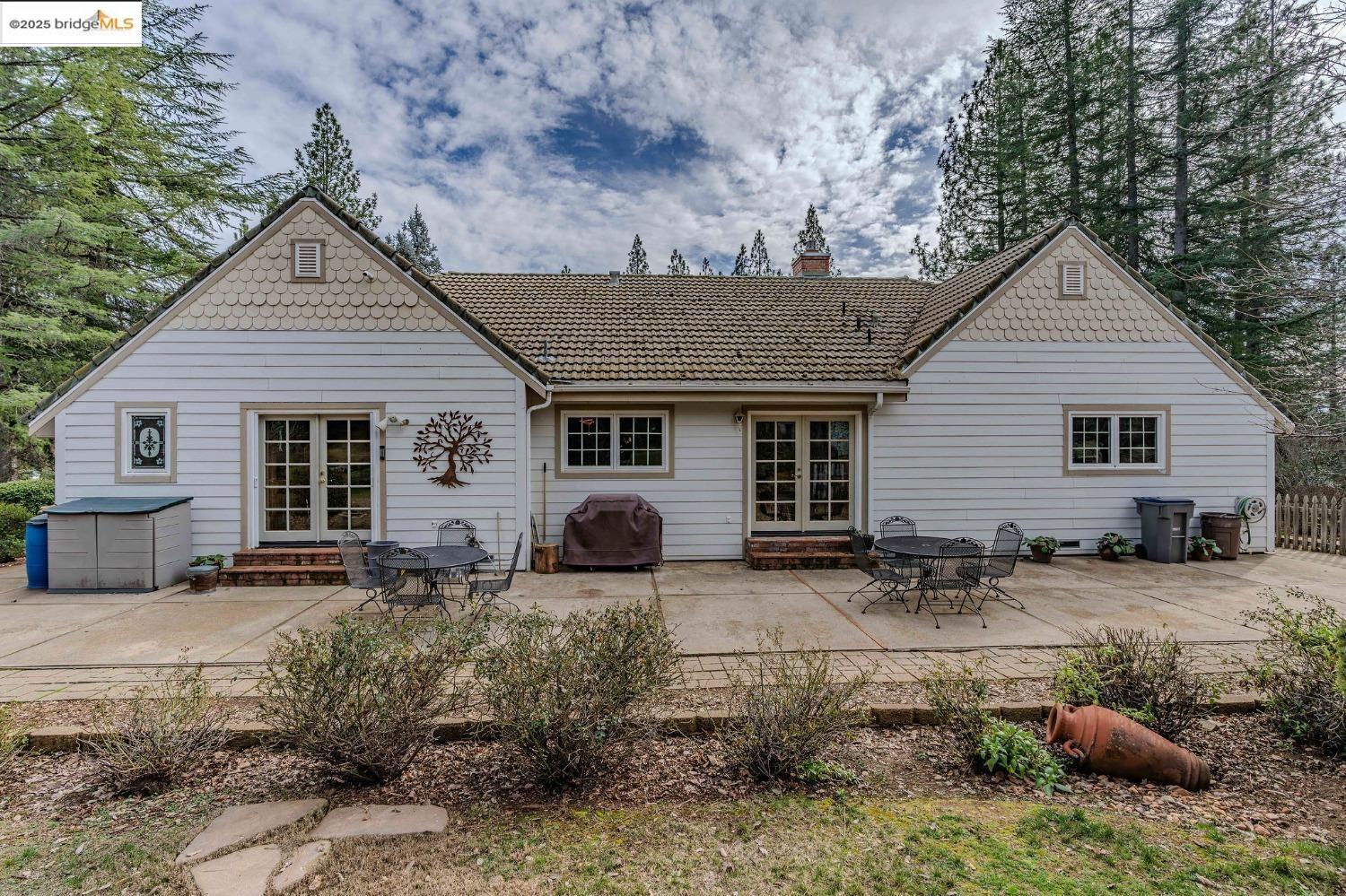 Detail Gallery Image 6 of 60 For 4048 Independence Road 1, Mokelumne Hill,  CA 95245-9763 - 5 Beds | 4 Baths