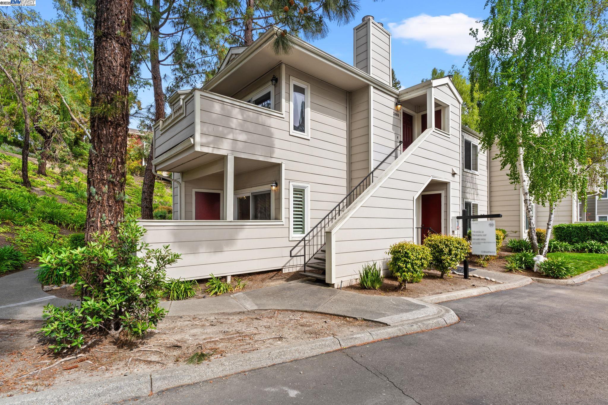 Browse active condo listings in THE FOOTHILLS