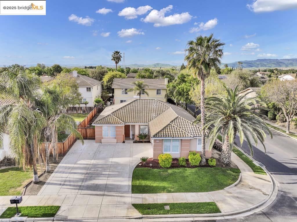 Detail Gallery Image 1 of 1 For 512 Edgefield St, Brentwood,  CA 94513 - 3 Beds | 2 Baths