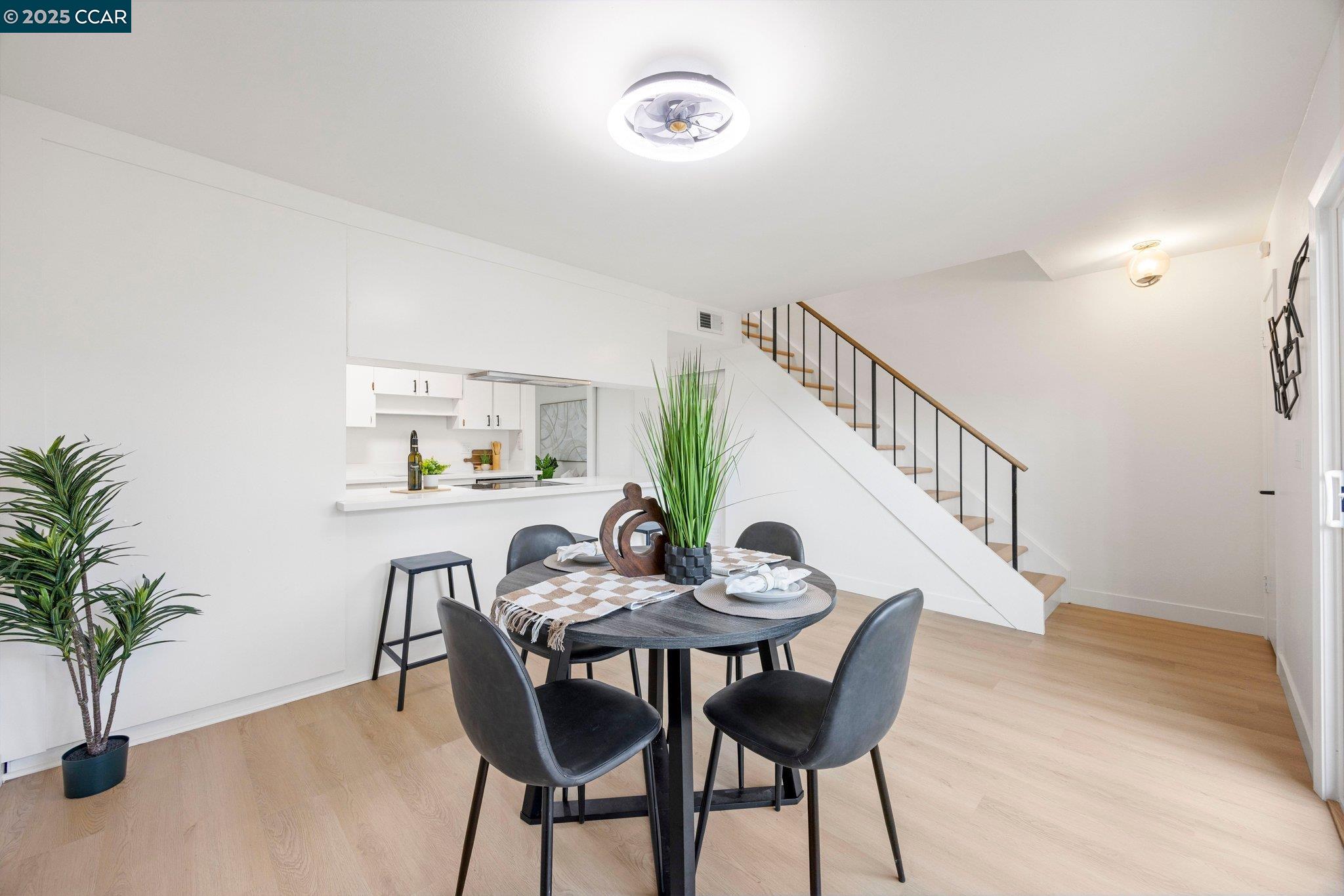 Detail Gallery Image 13 of 34 For 685 Picasso Ter, Sunnyvale,  CA 94087 - 2 Beds | 1/1 Baths