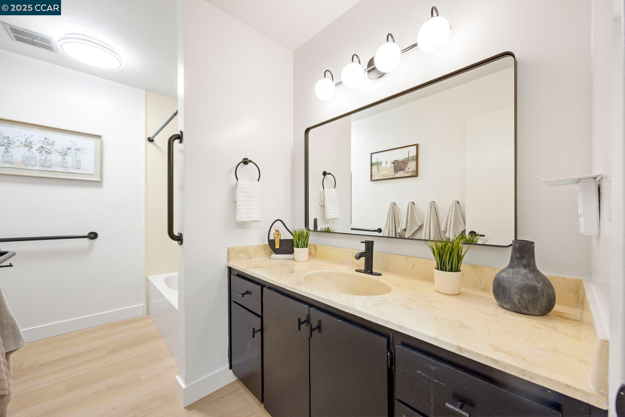 Detail Gallery Image 18 of 34 For 685 Picasso Ter, Sunnyvale,  CA 94087 - 2 Beds | 1/1 Baths