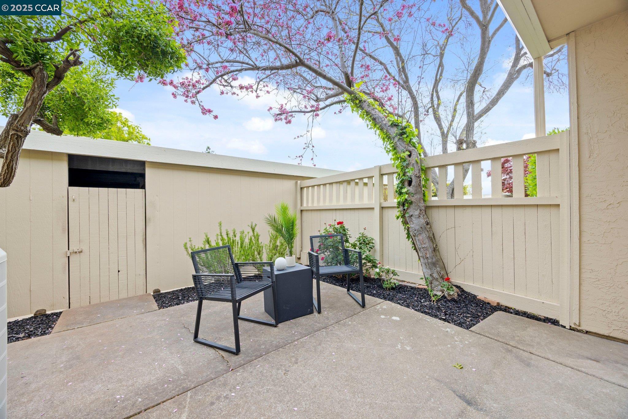 Detail Gallery Image 24 of 34 For 685 Picasso Ter, Sunnyvale,  CA 94087 - 2 Beds | 1/1 Baths