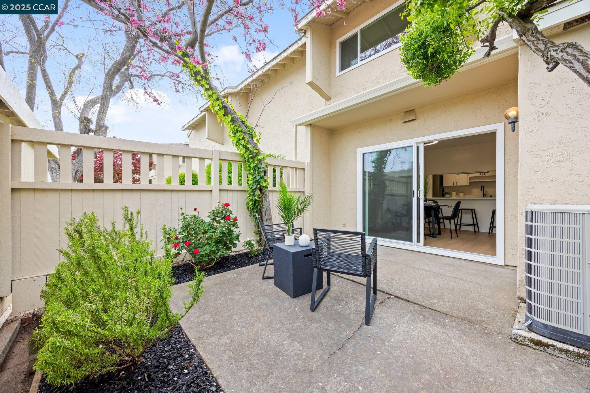 Detail Gallery Image 25 of 34 For 685 Picasso Ter, Sunnyvale,  CA 94087 - 2 Beds | 1/1 Baths