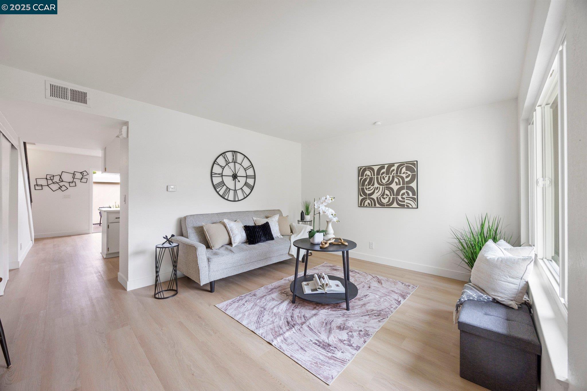 Detail Gallery Image 3 of 34 For 685 Picasso Ter, Sunnyvale,  CA 94087 - 2 Beds | 1/1 Baths