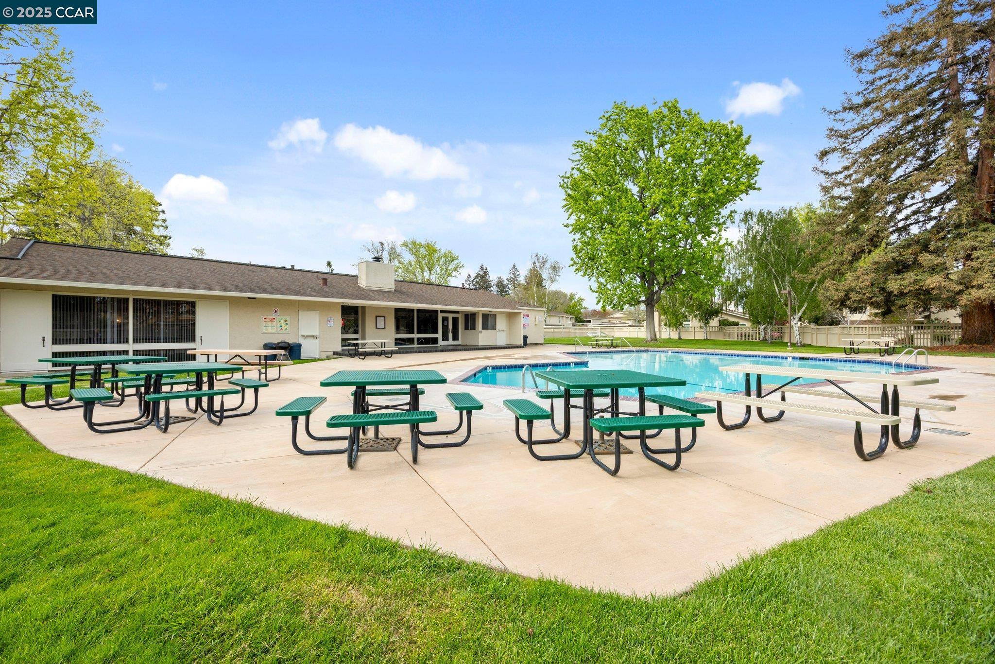 Detail Gallery Image 29 of 34 For 685 Picasso Ter, Sunnyvale,  CA 94087 - 2 Beds | 1/1 Baths