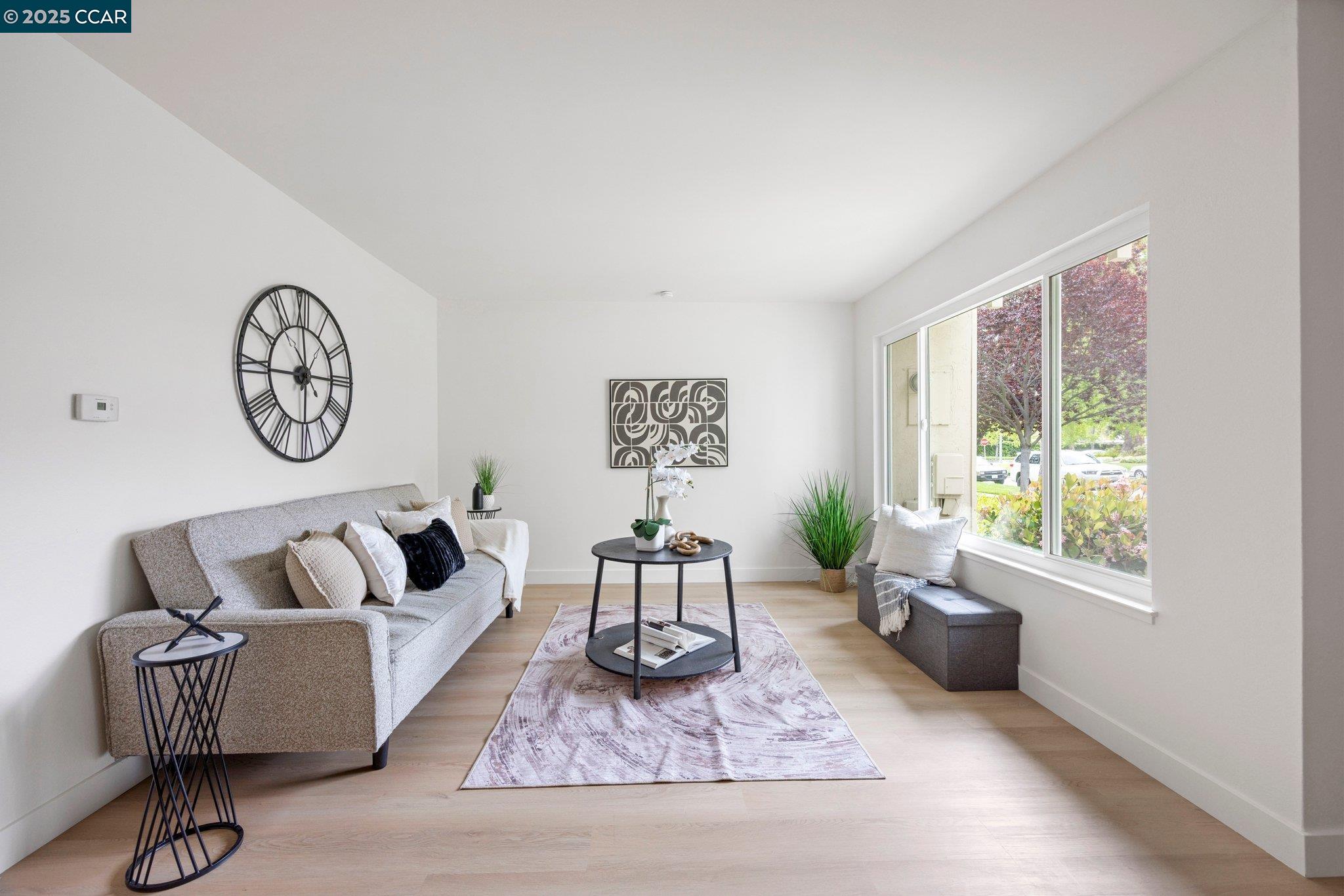 Detail Gallery Image 4 of 34 For 685 Picasso Ter, Sunnyvale,  CA 94087 - 2 Beds | 1/1 Baths